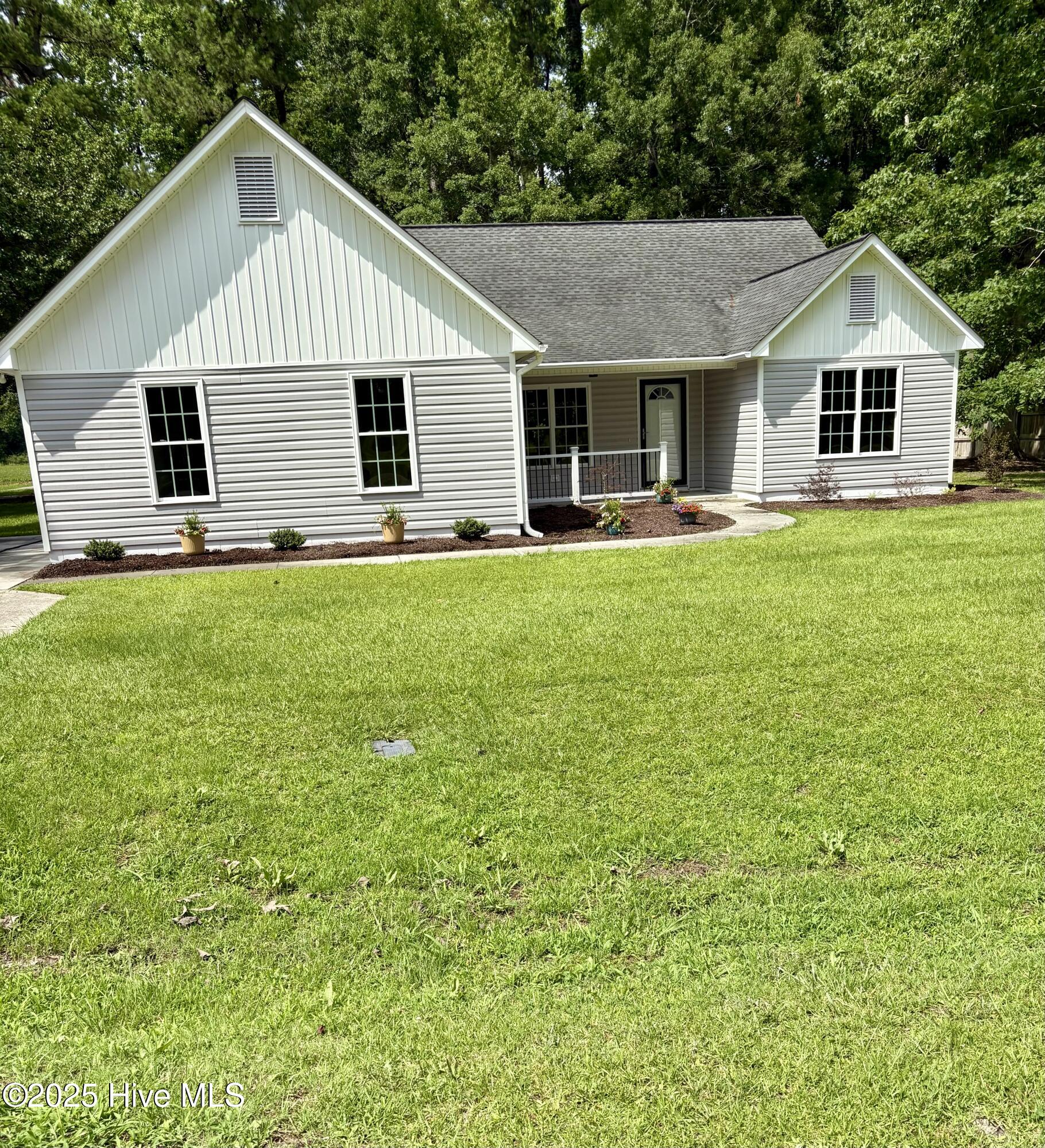 106 Waterside Drive Property Photo 1