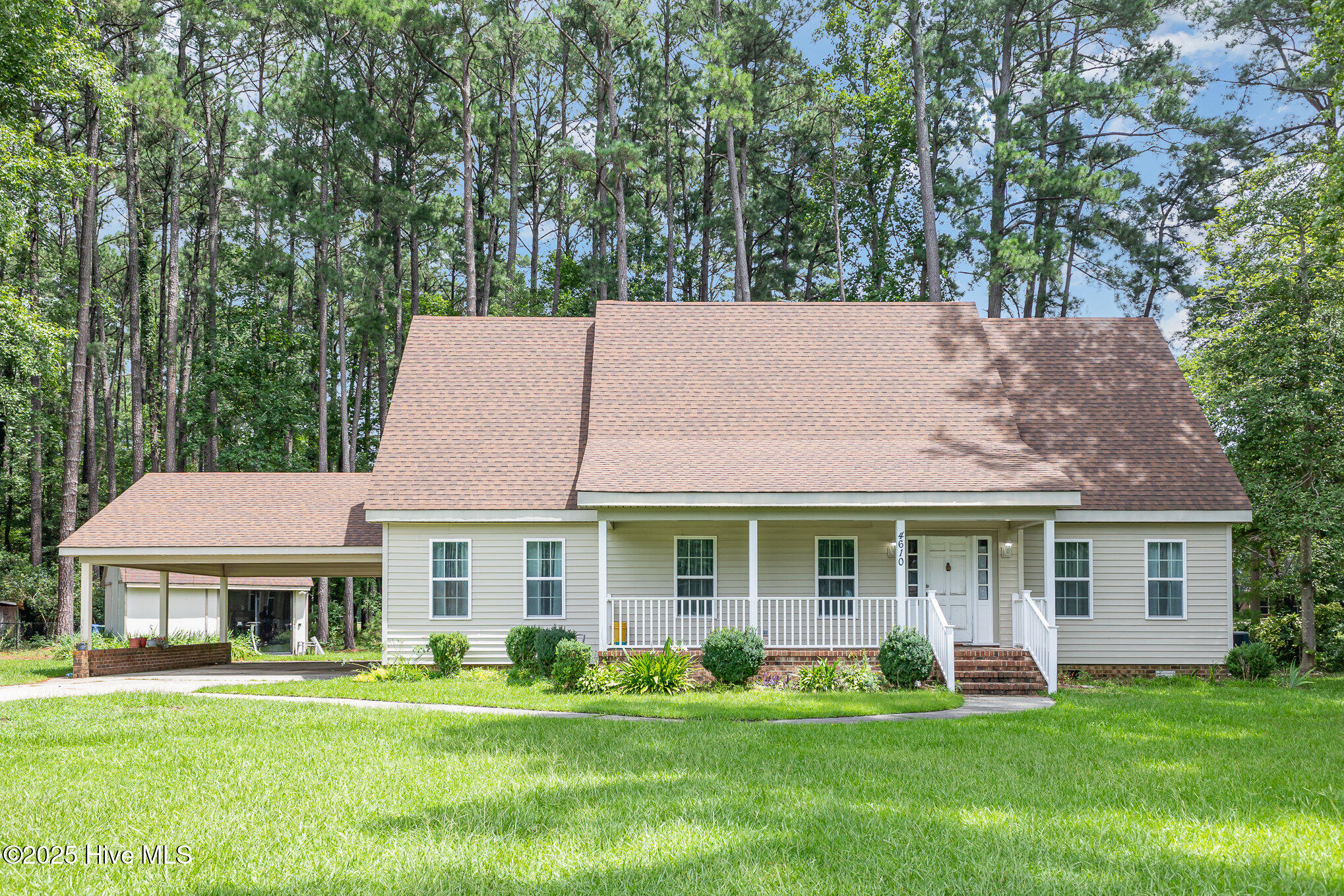 4610 Pinehurst Drive Property Photo 4