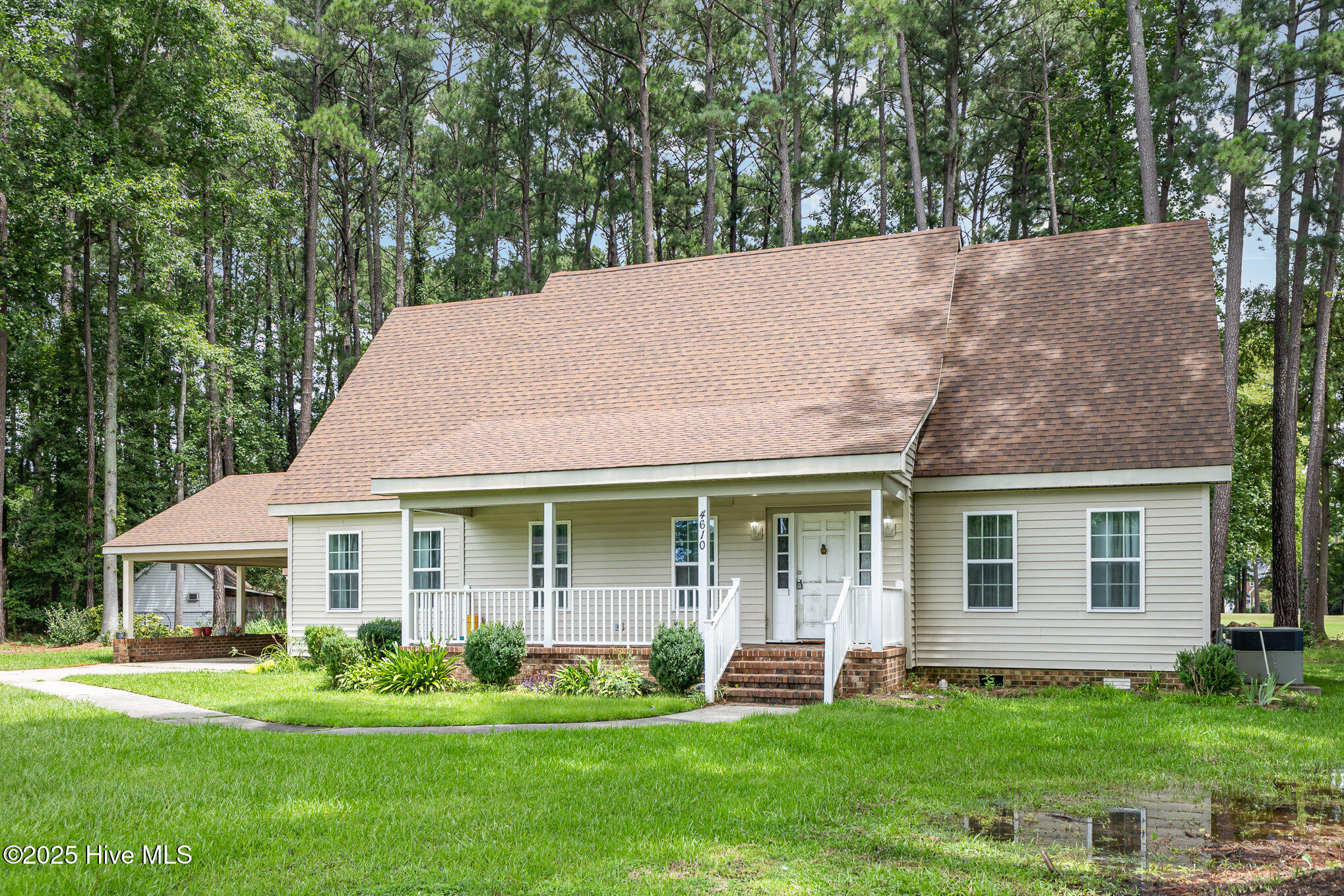 4610 Pinehurst Drive Property Photo 6
