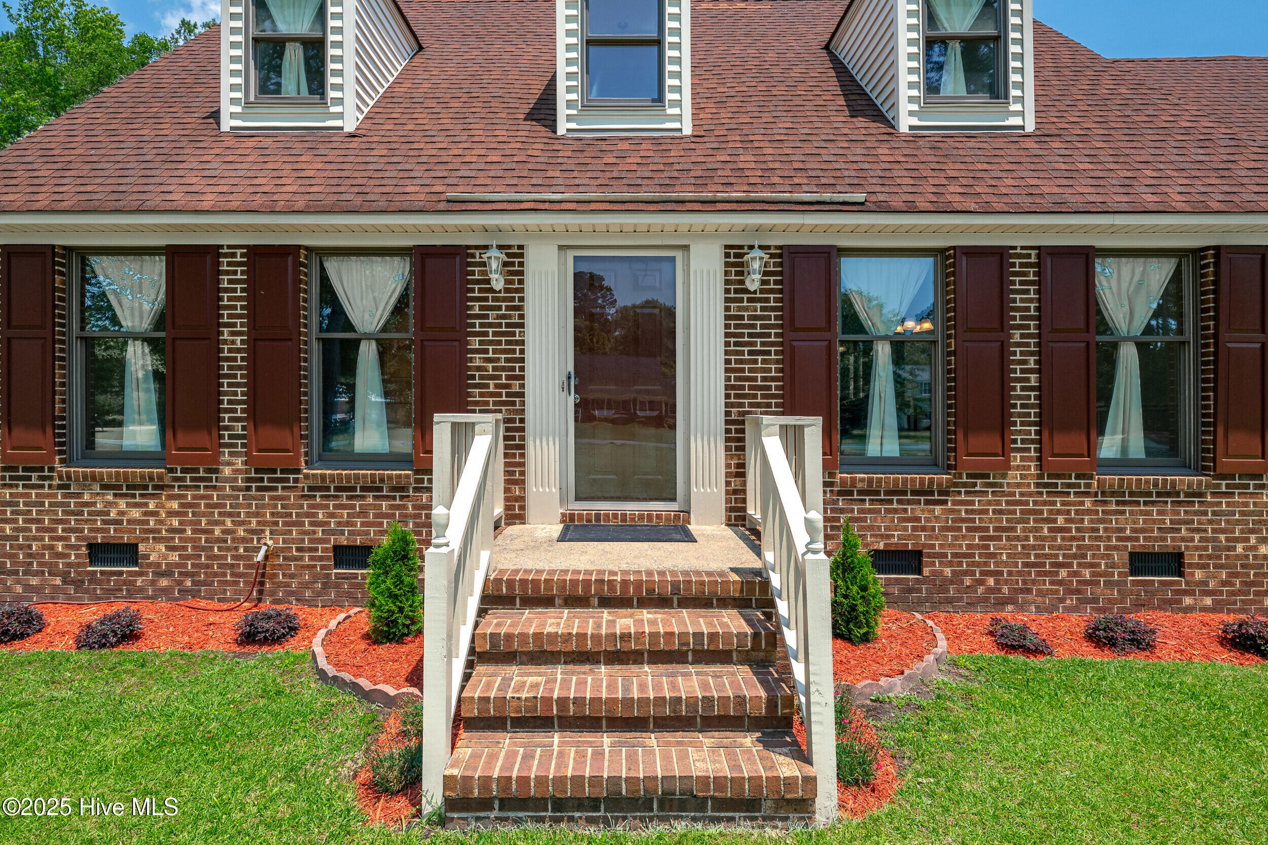 601 Shelley Drive Property Photo 1