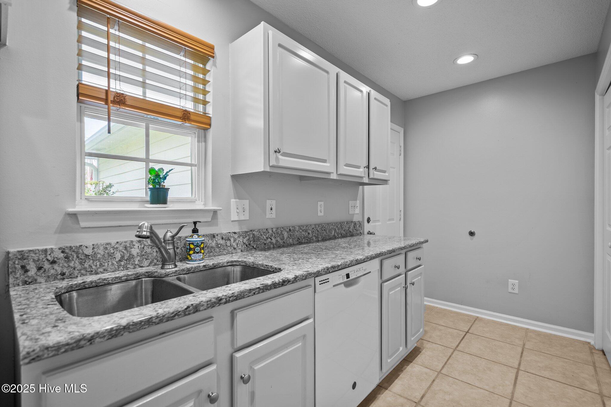7100 Farrington Farms Drive Property Photo 17