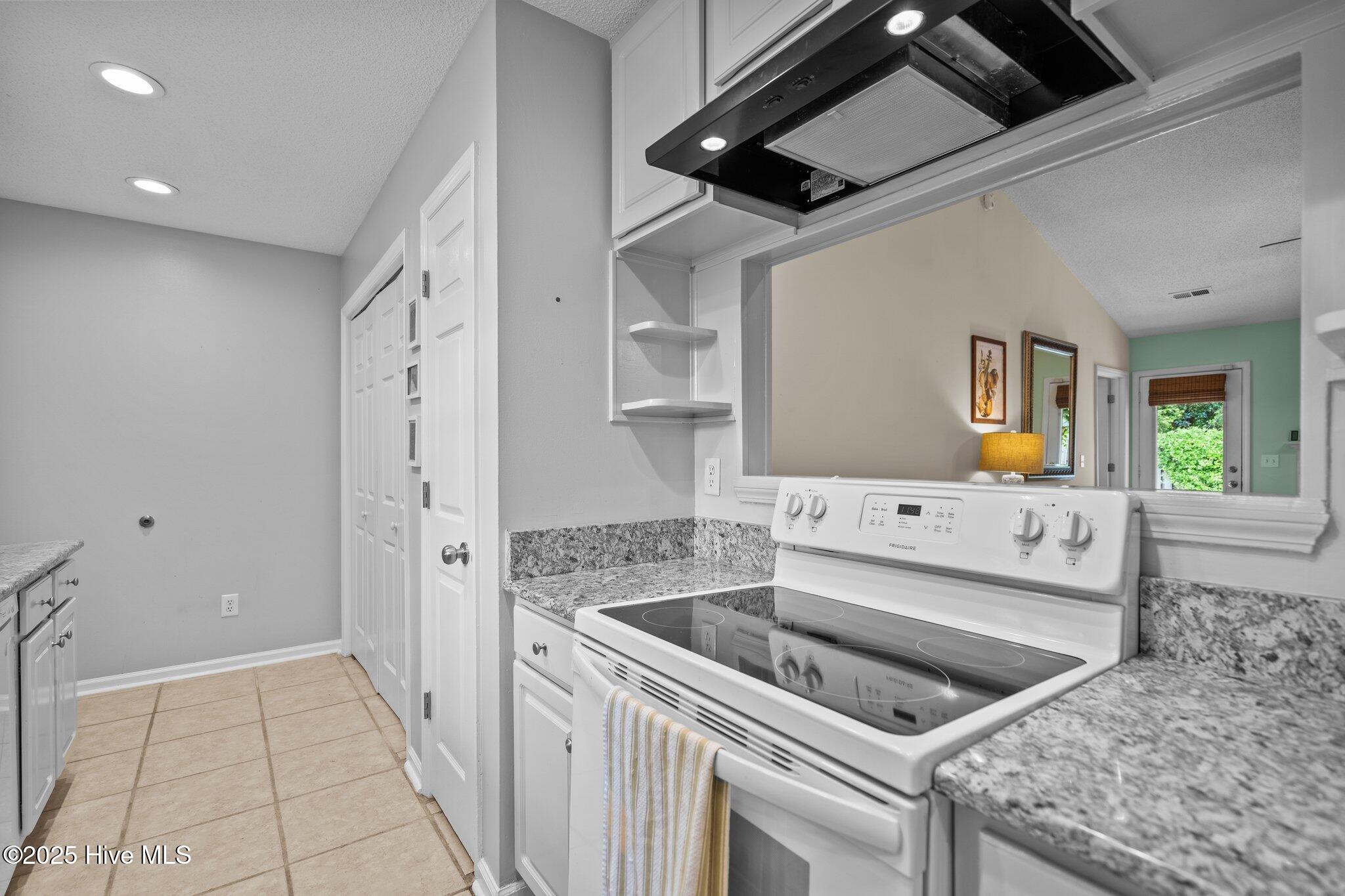 7100 Farrington Farms Drive Property Photo 18