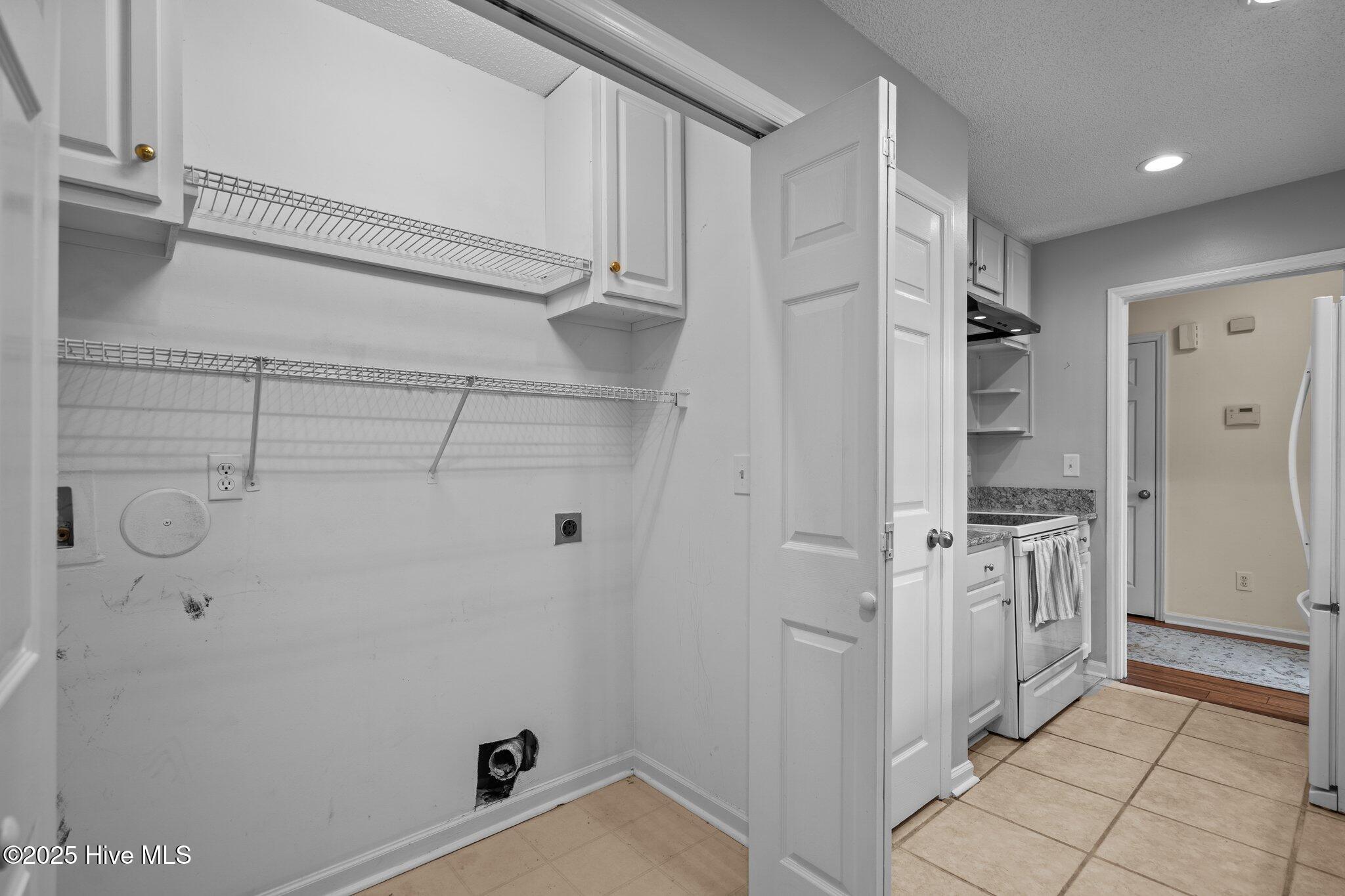 7100 Farrington Farms Drive Property Photo 20