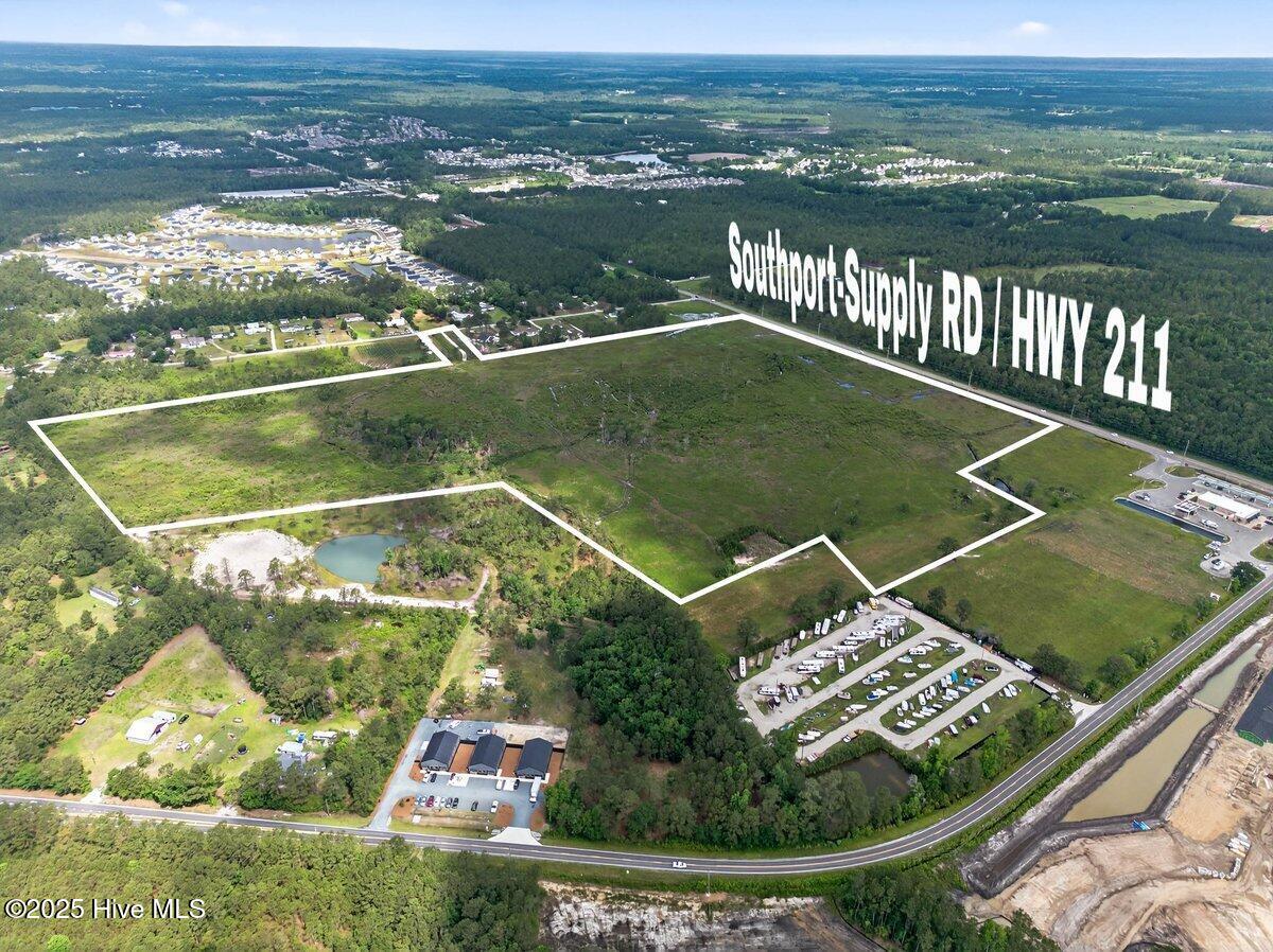 1975 Southport Supply Road Property Photo 3