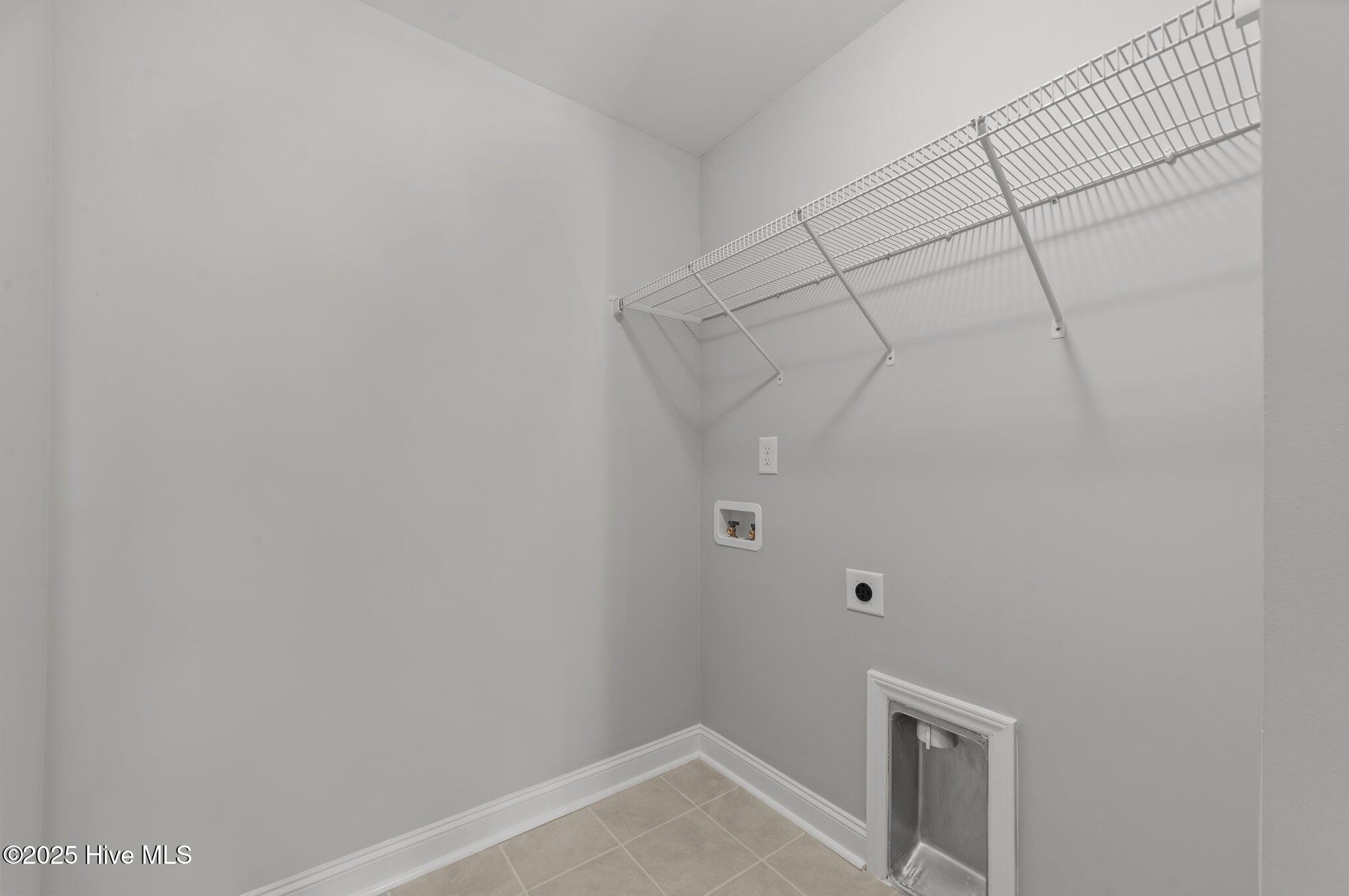 816 Lawson Court Property Photo 33