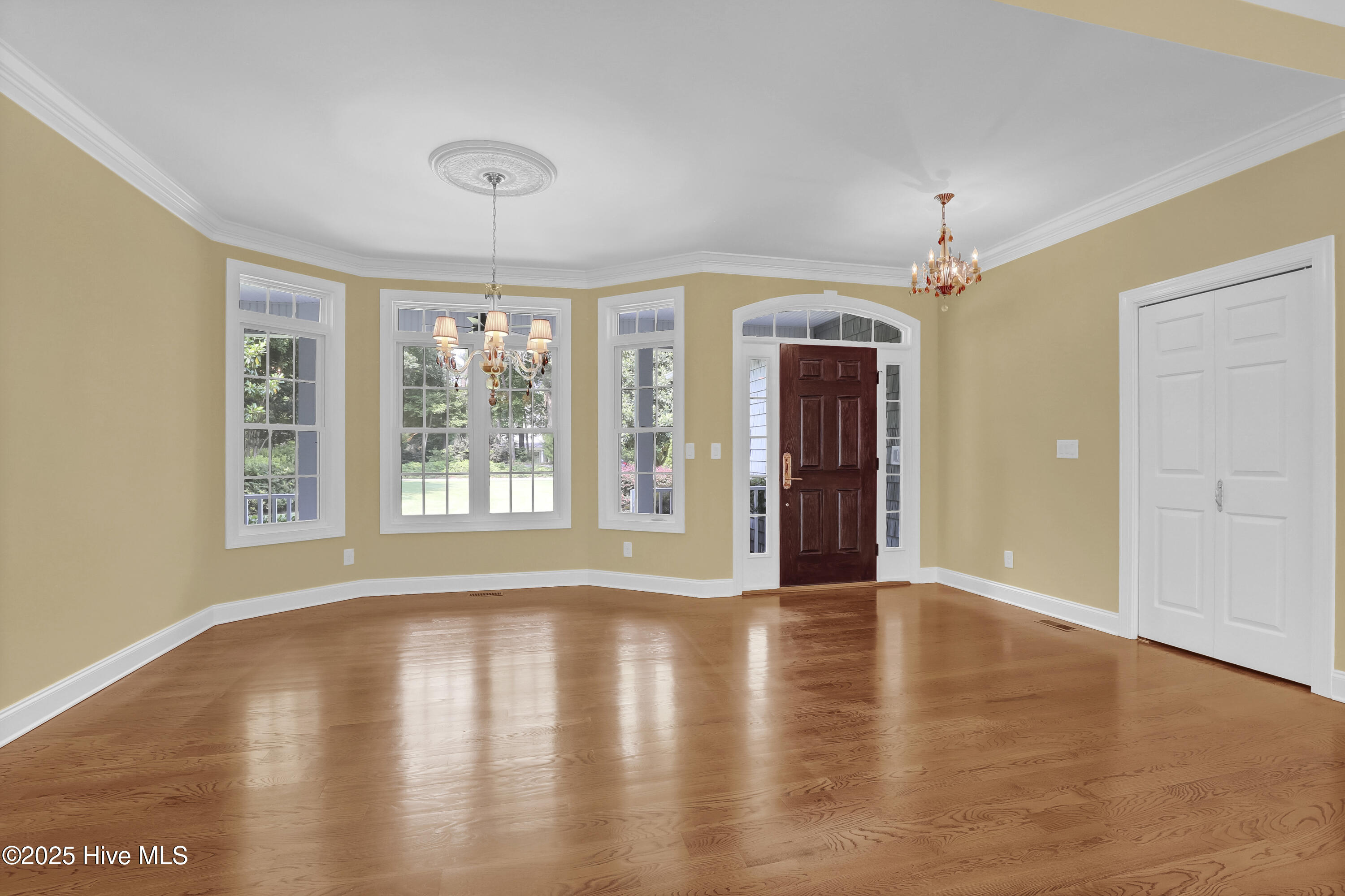 120 E High Bluff Drive Property Photo 5