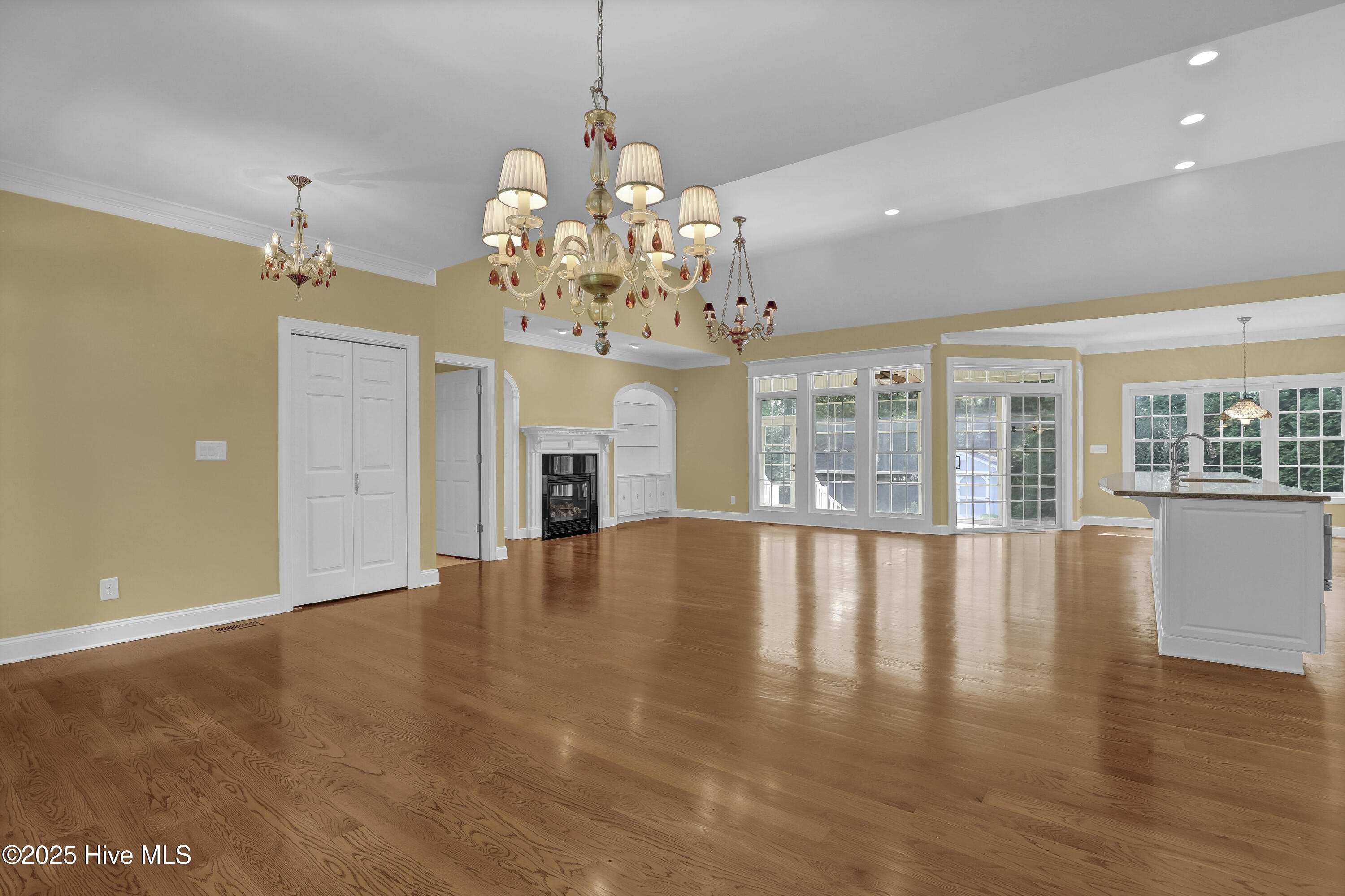 120 E High Bluff Drive Property Photo 6