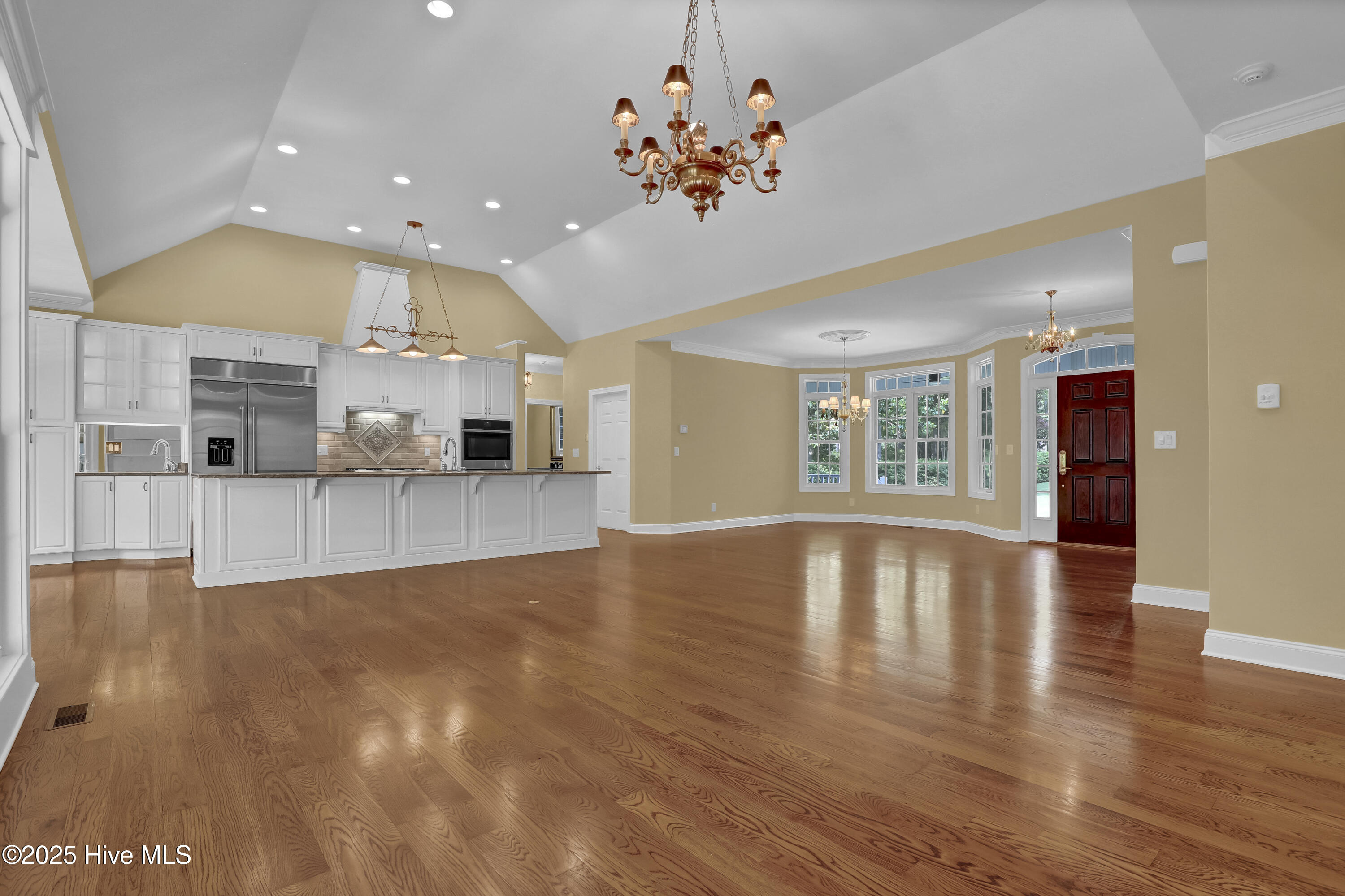 120 E High Bluff Drive Property Photo 8