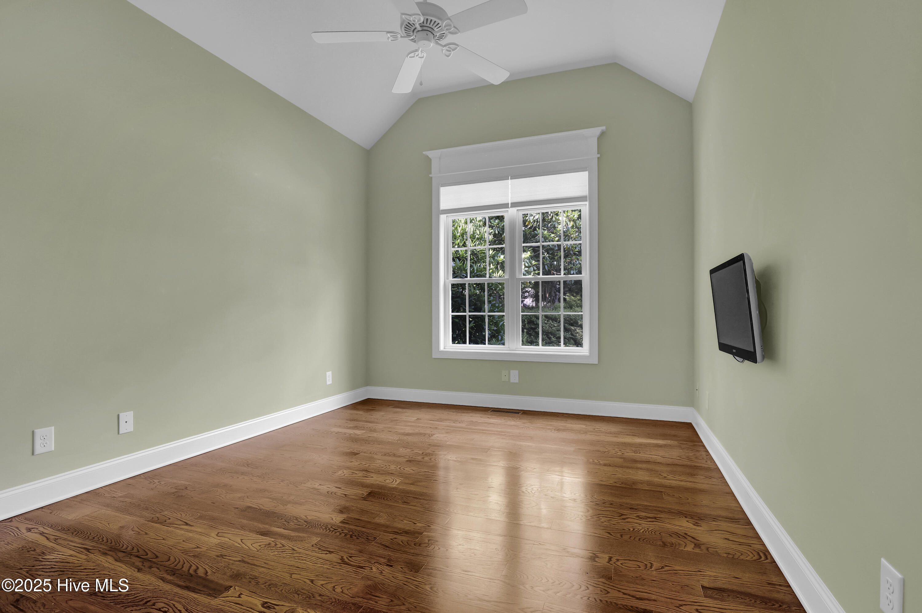 120 E High Bluff Drive Property Photo 25