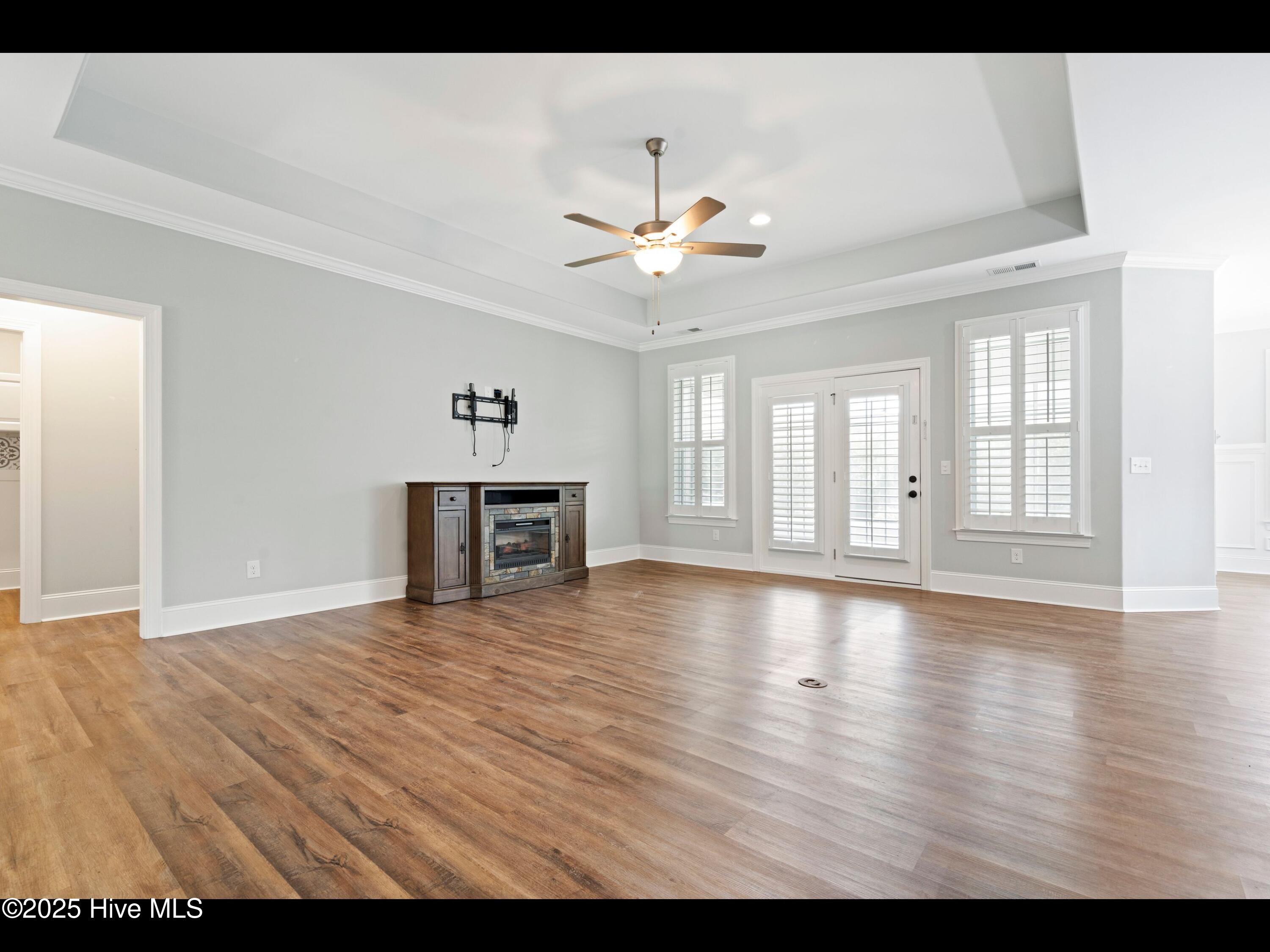 7024 Bonaventure Street Property Photo 8