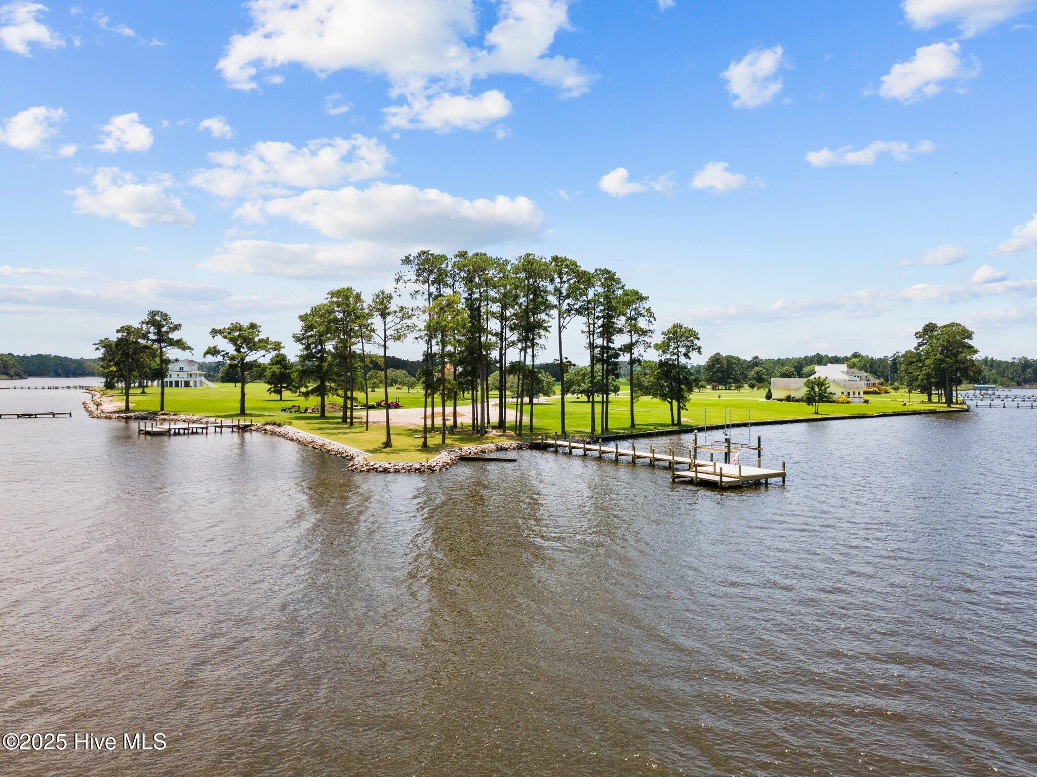 42 River Drive Property Photo 16