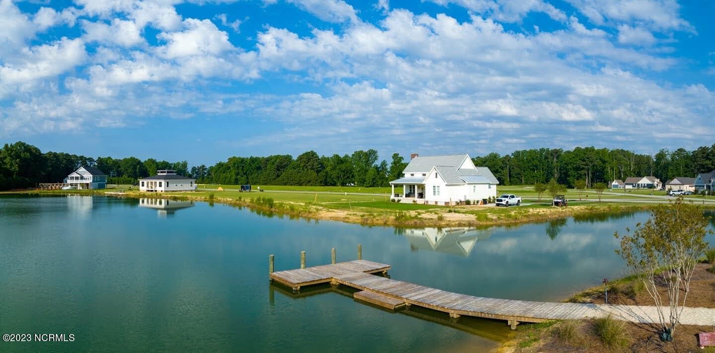 494 W Burton Farm Drive Property Photo 2