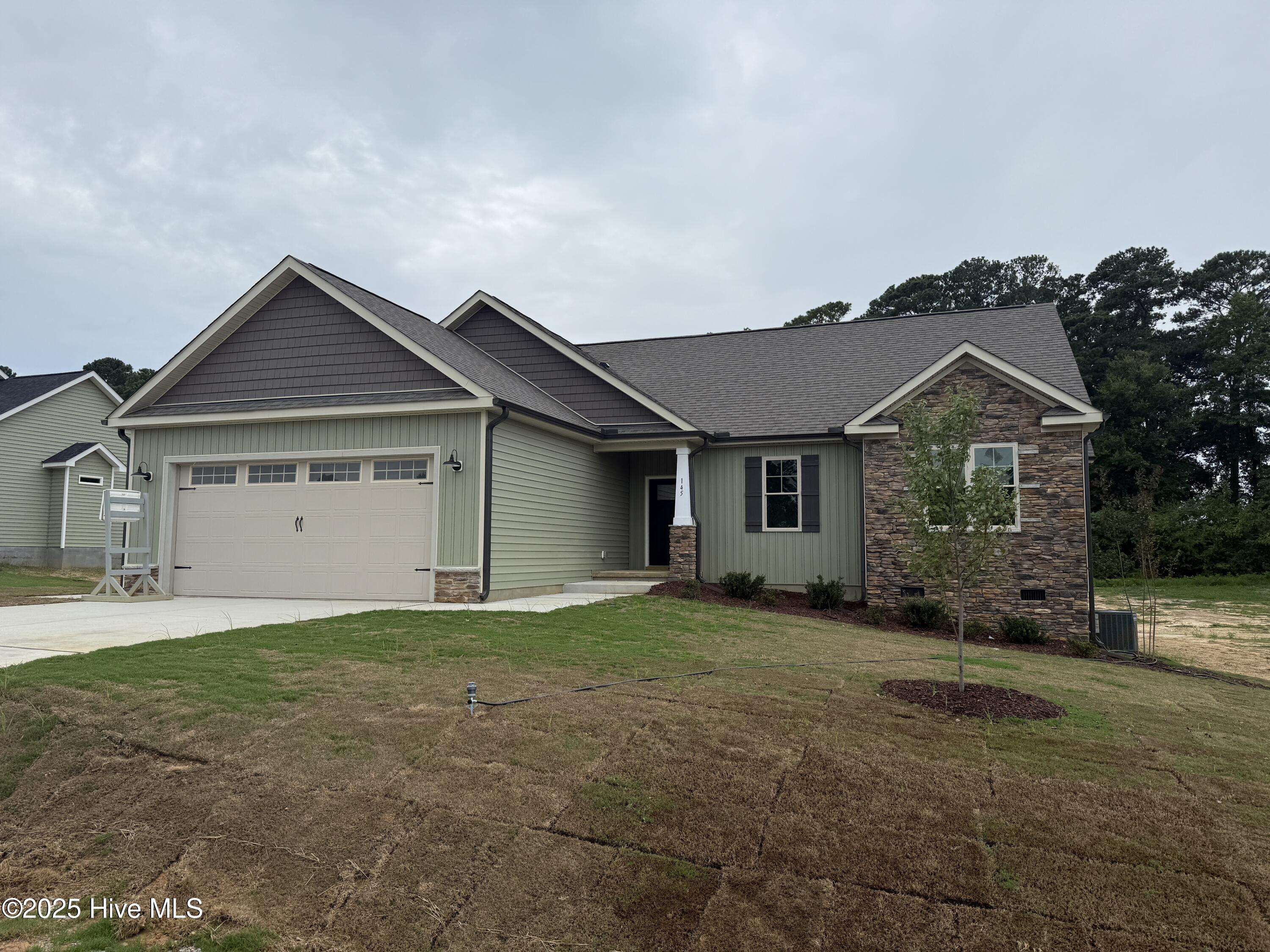 145 Tee Drive Property Photo 1