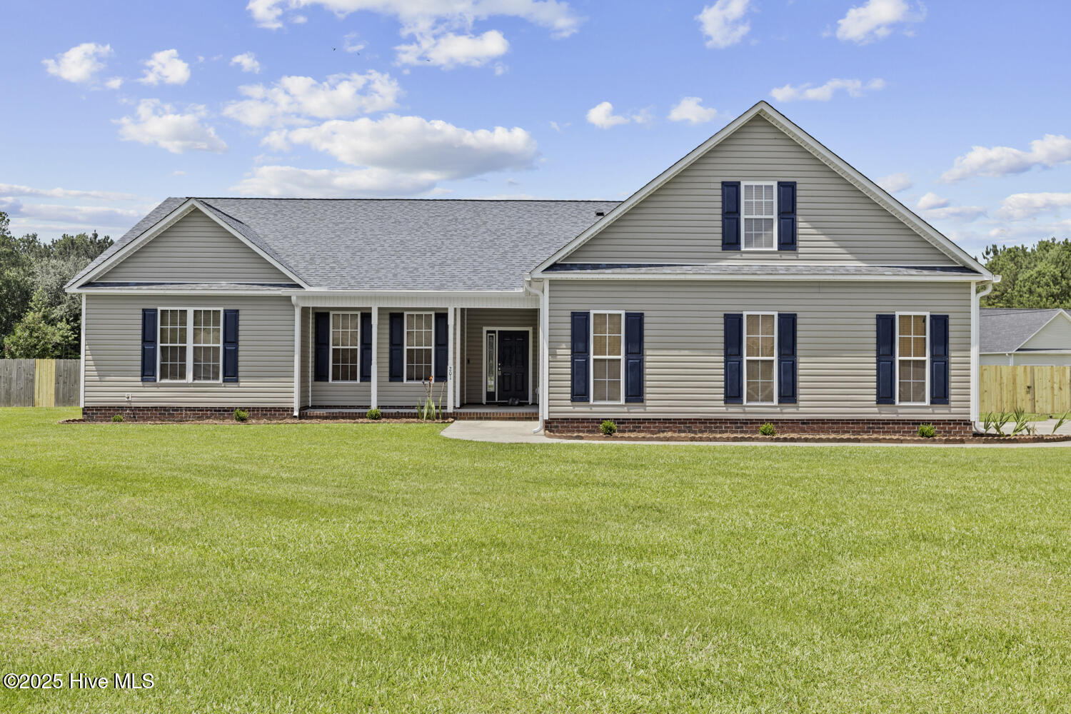 201 San Antonio Trail Property Photo 1