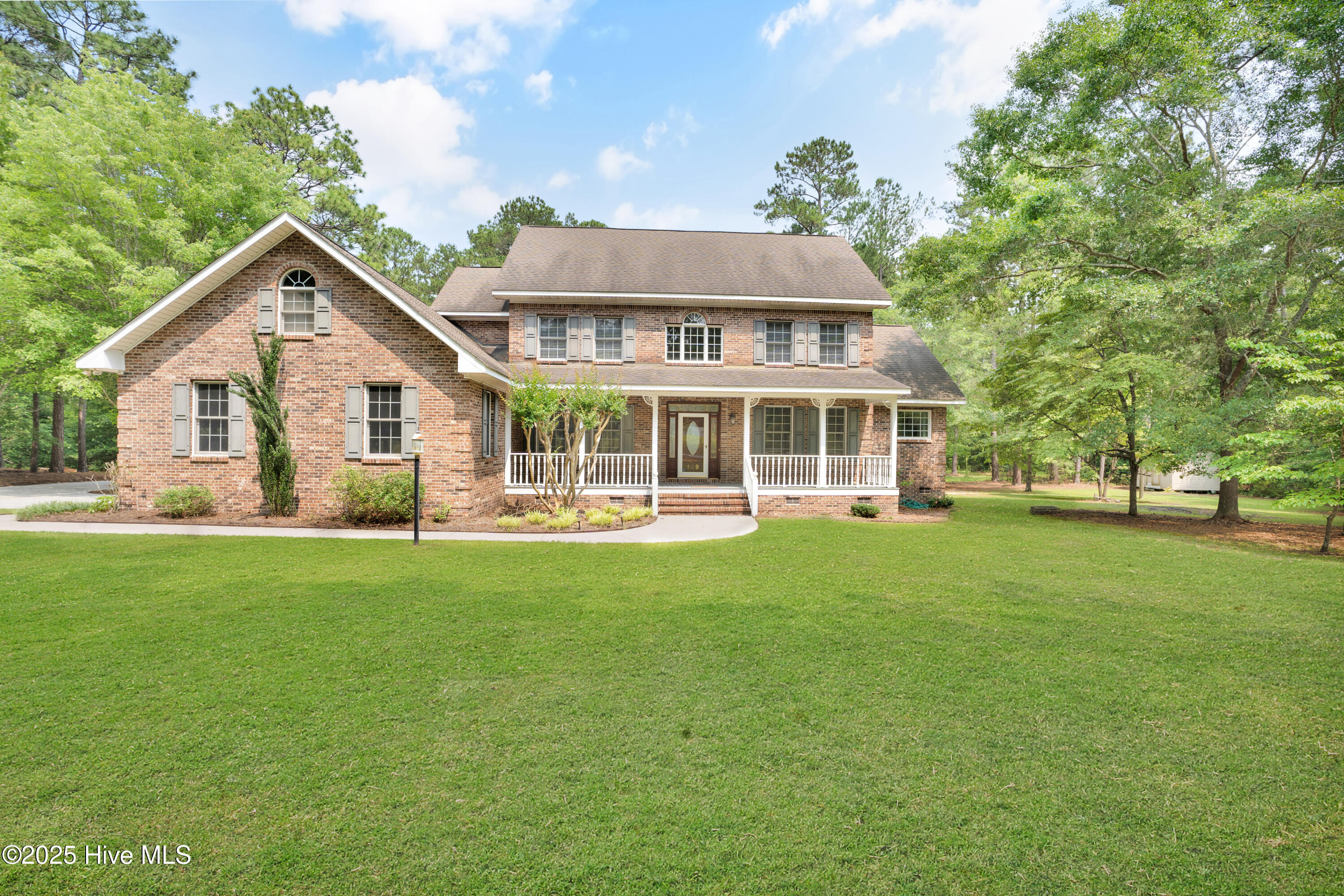 109 Country Club Drive Property Photo 1