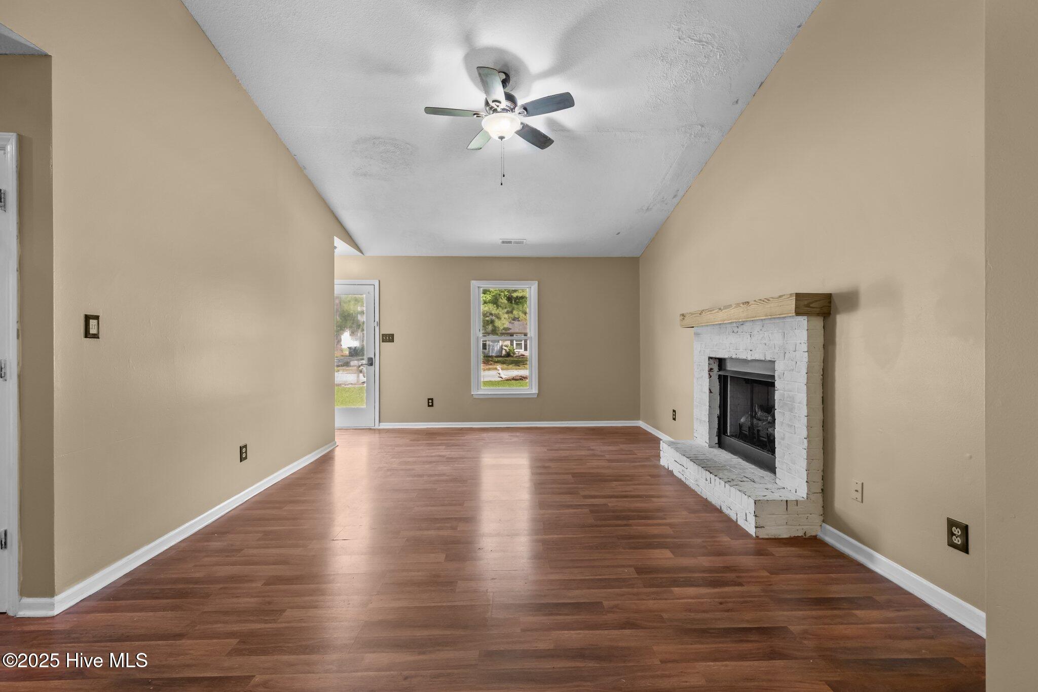 118 Corey Circle Property Photo 8