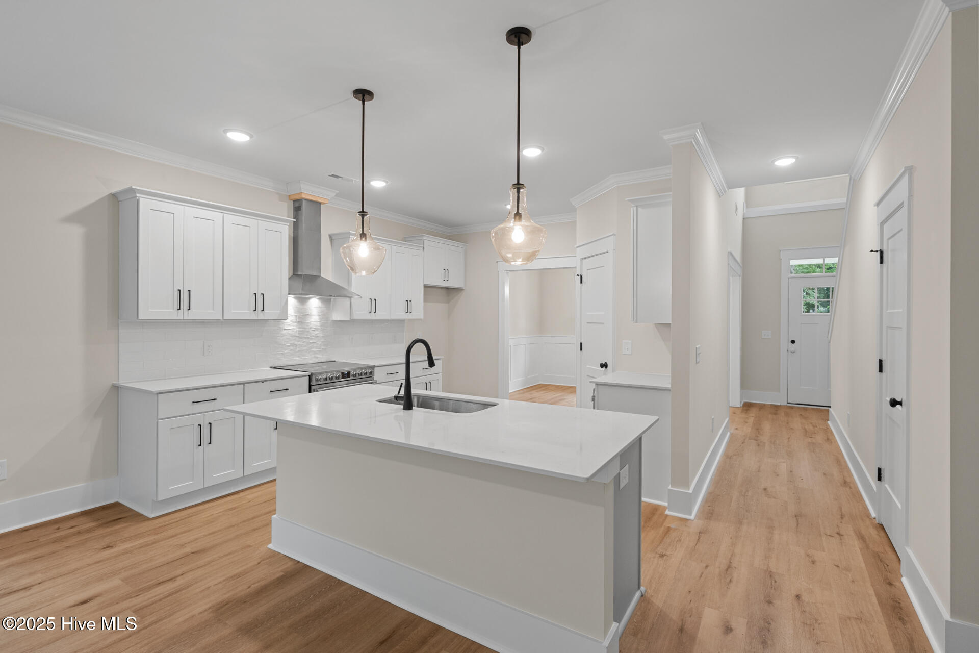 105 N Lloyd Street Street Property Photo 5