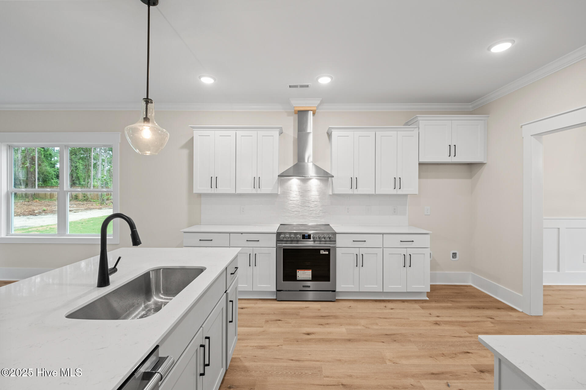 105 N Lloyd Street Street Property Photo 6