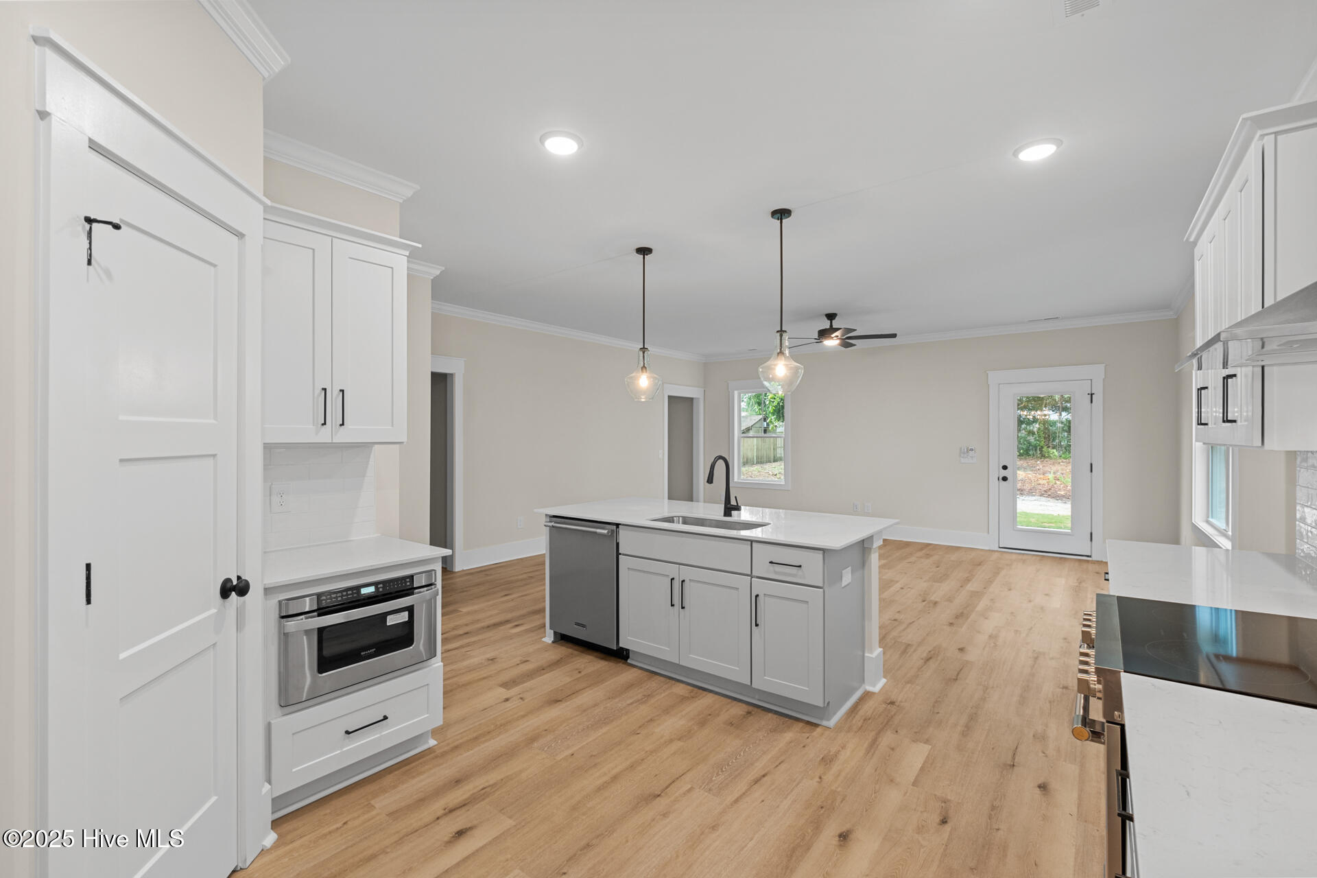105 N Lloyd Street Street Property Photo 7