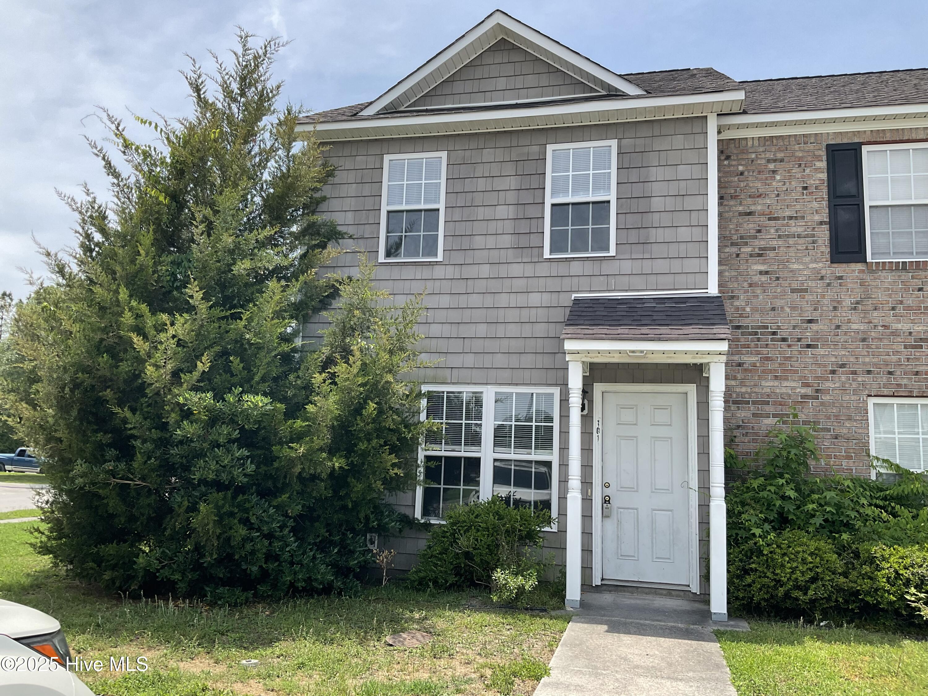 101 Bridgewood Drive Property Photo 1