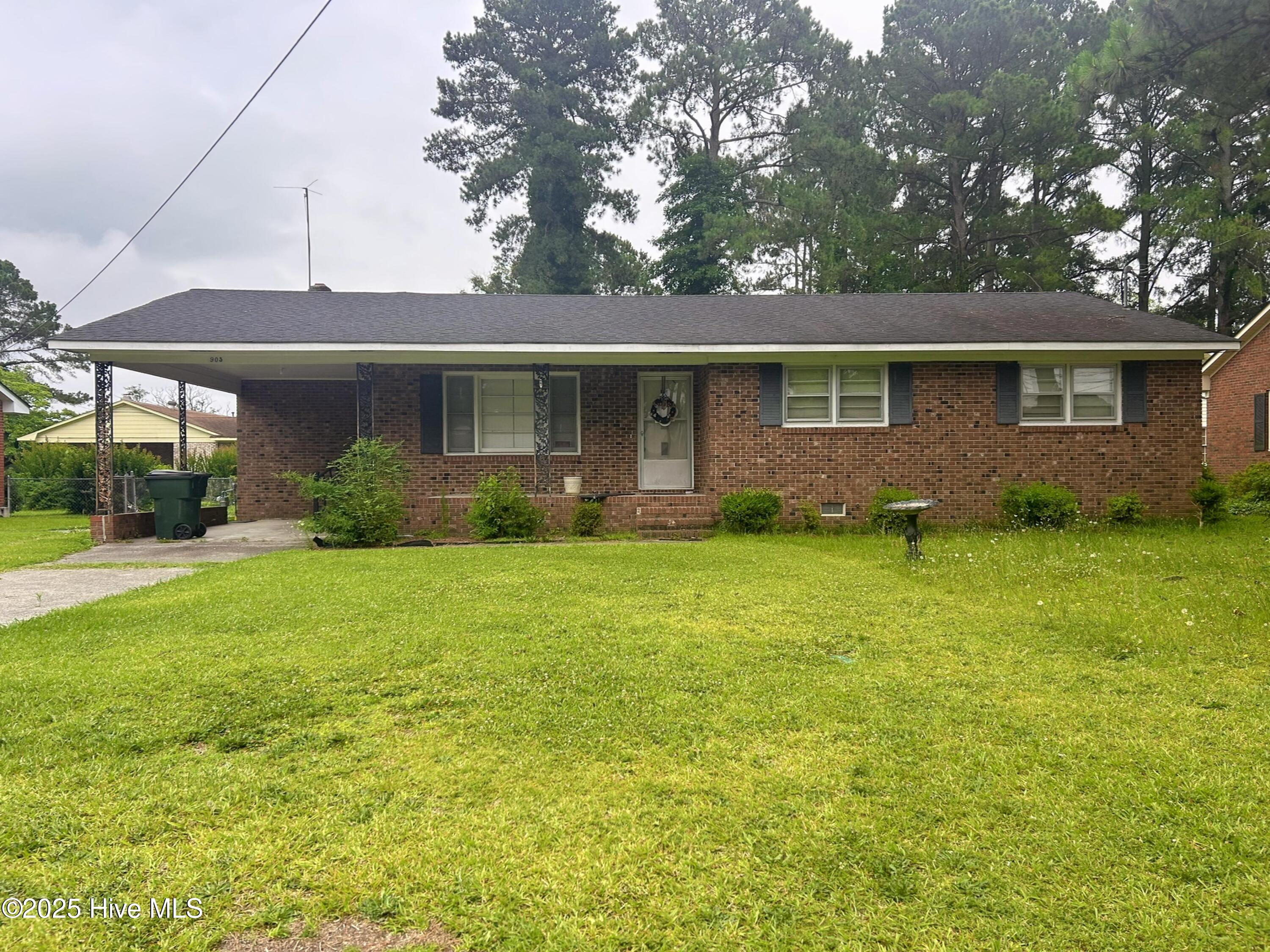 905 Brentwood Drive Property Photo 1