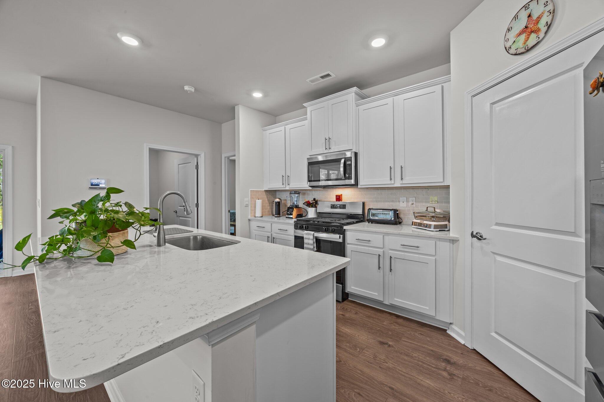 6012 Bayberry Park Drive Property Photo 13