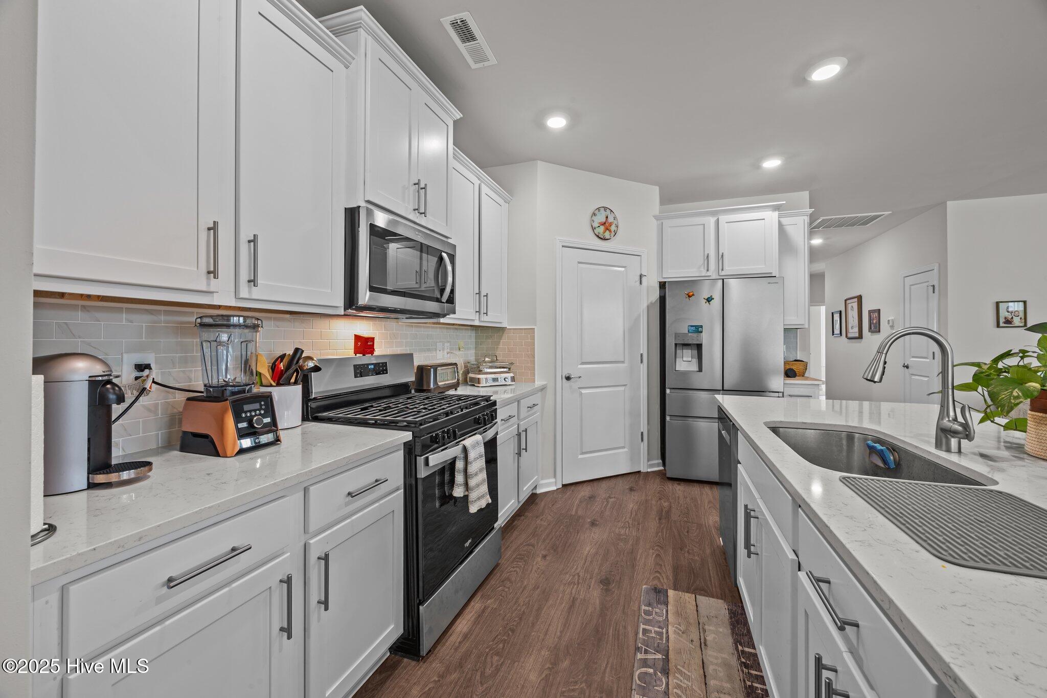 6012 Bayberry Park Drive Property Photo 14