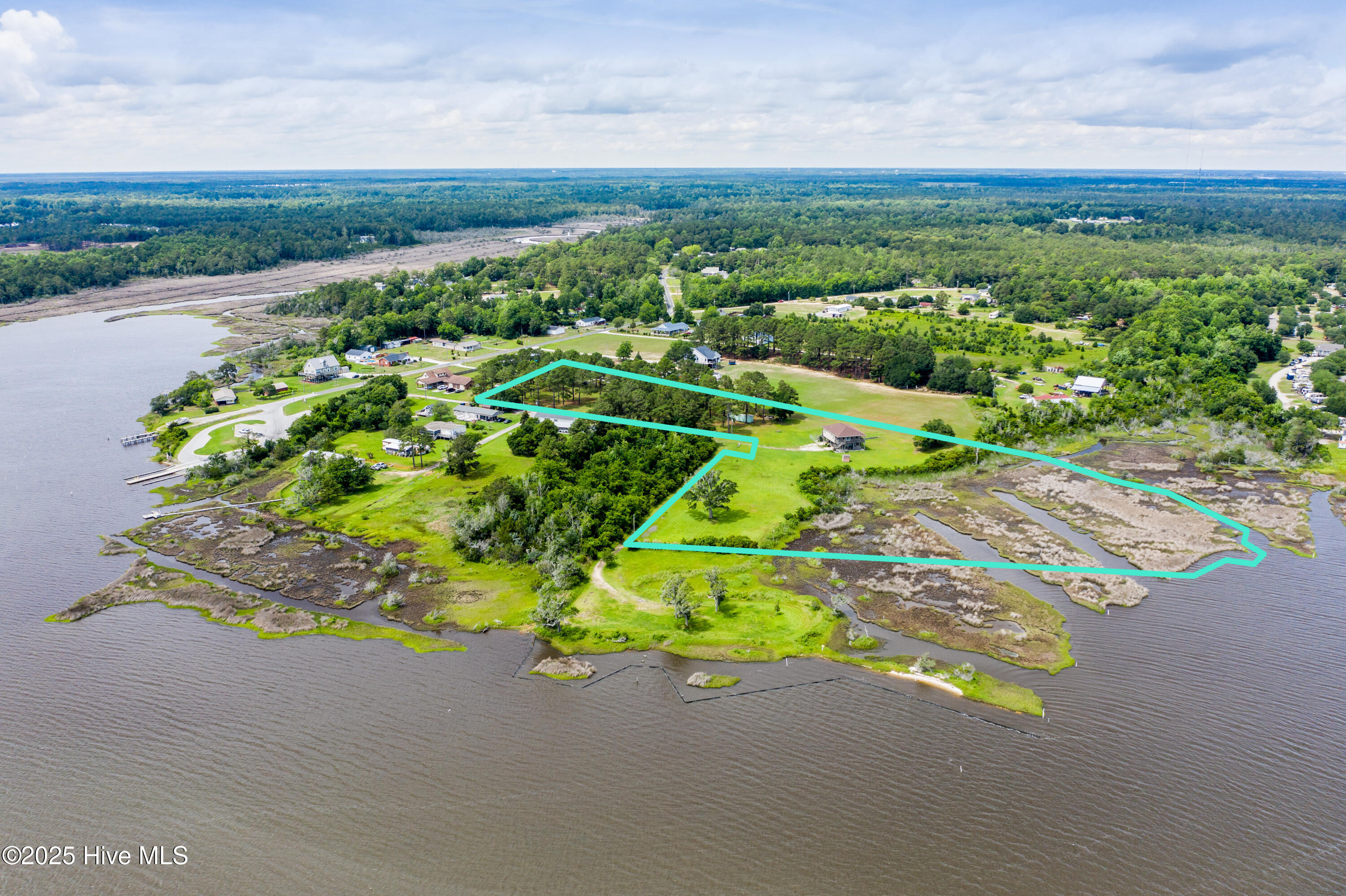 301 Intracoastal Court Property Photo 1