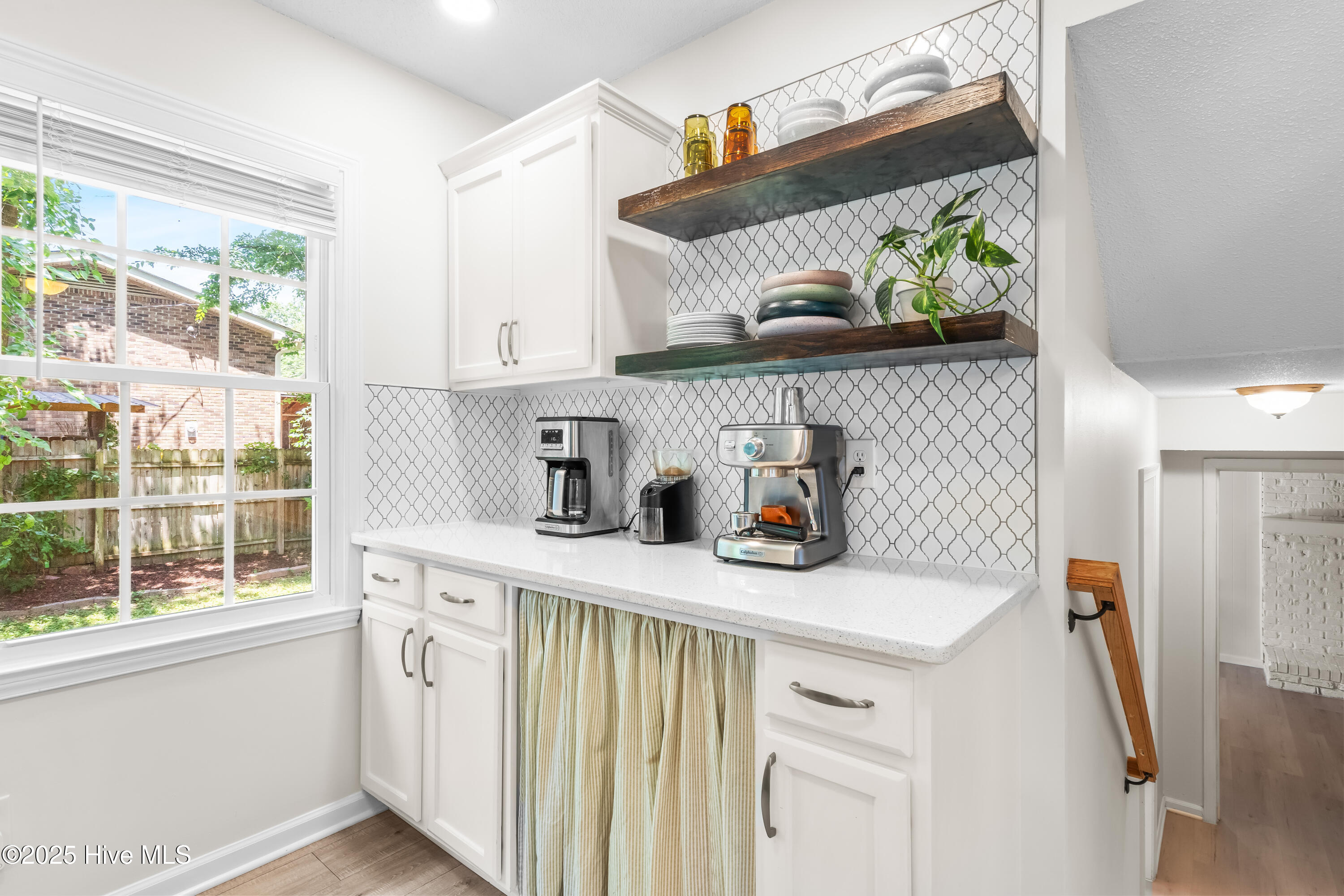 4001 Pin Oak Road Property Photo 12