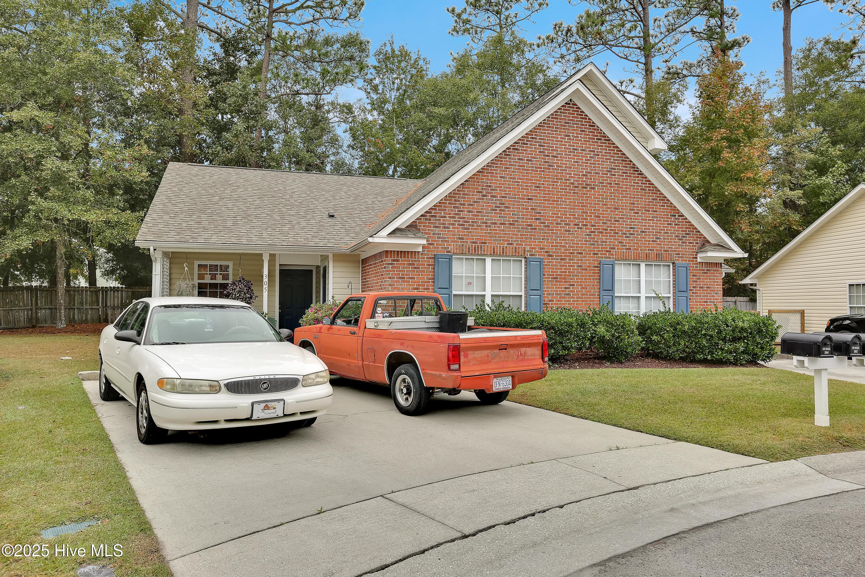 305 Saint Rosea Drive Property Photo 1