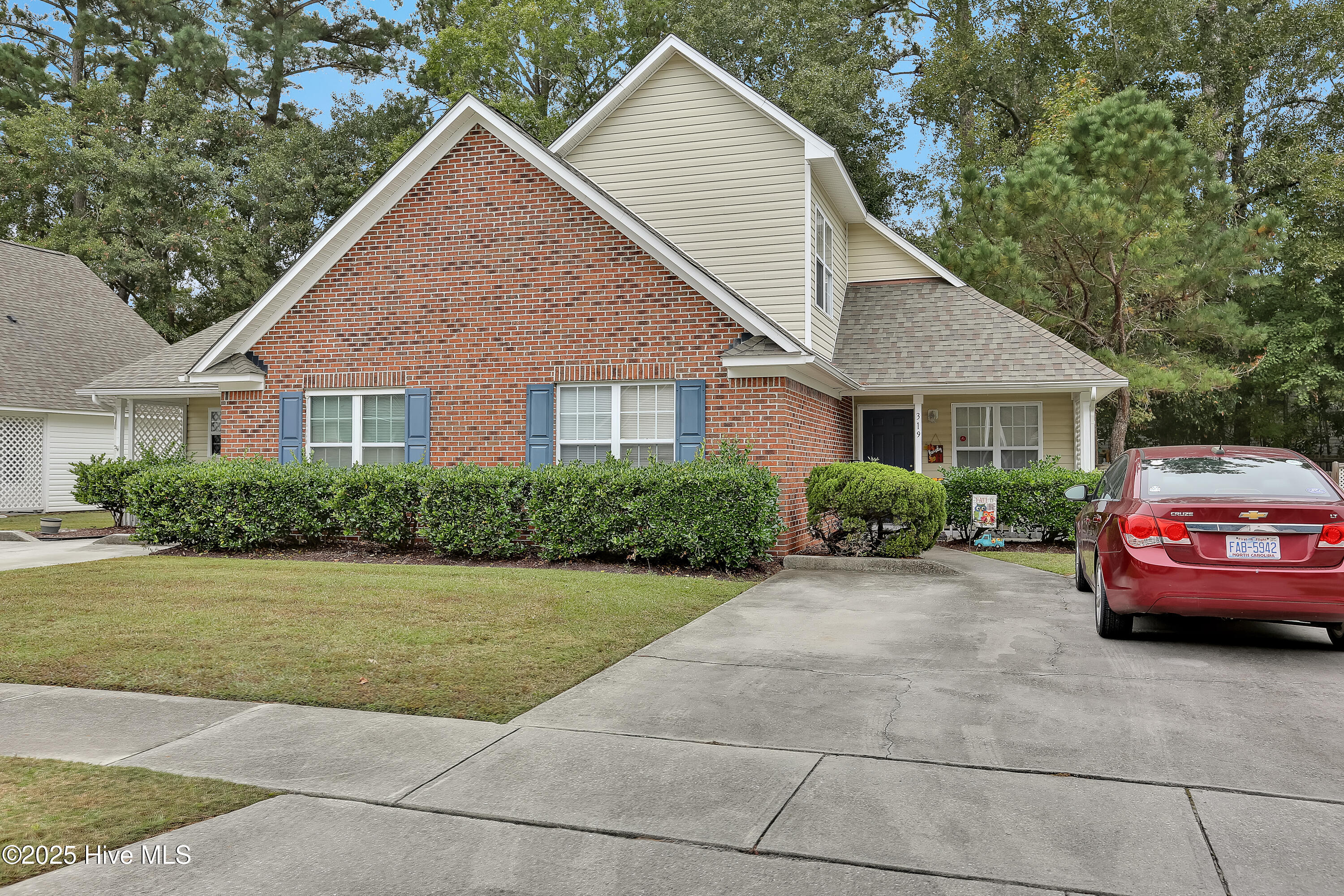 305 Saint Rosea Drive Property Photo 4