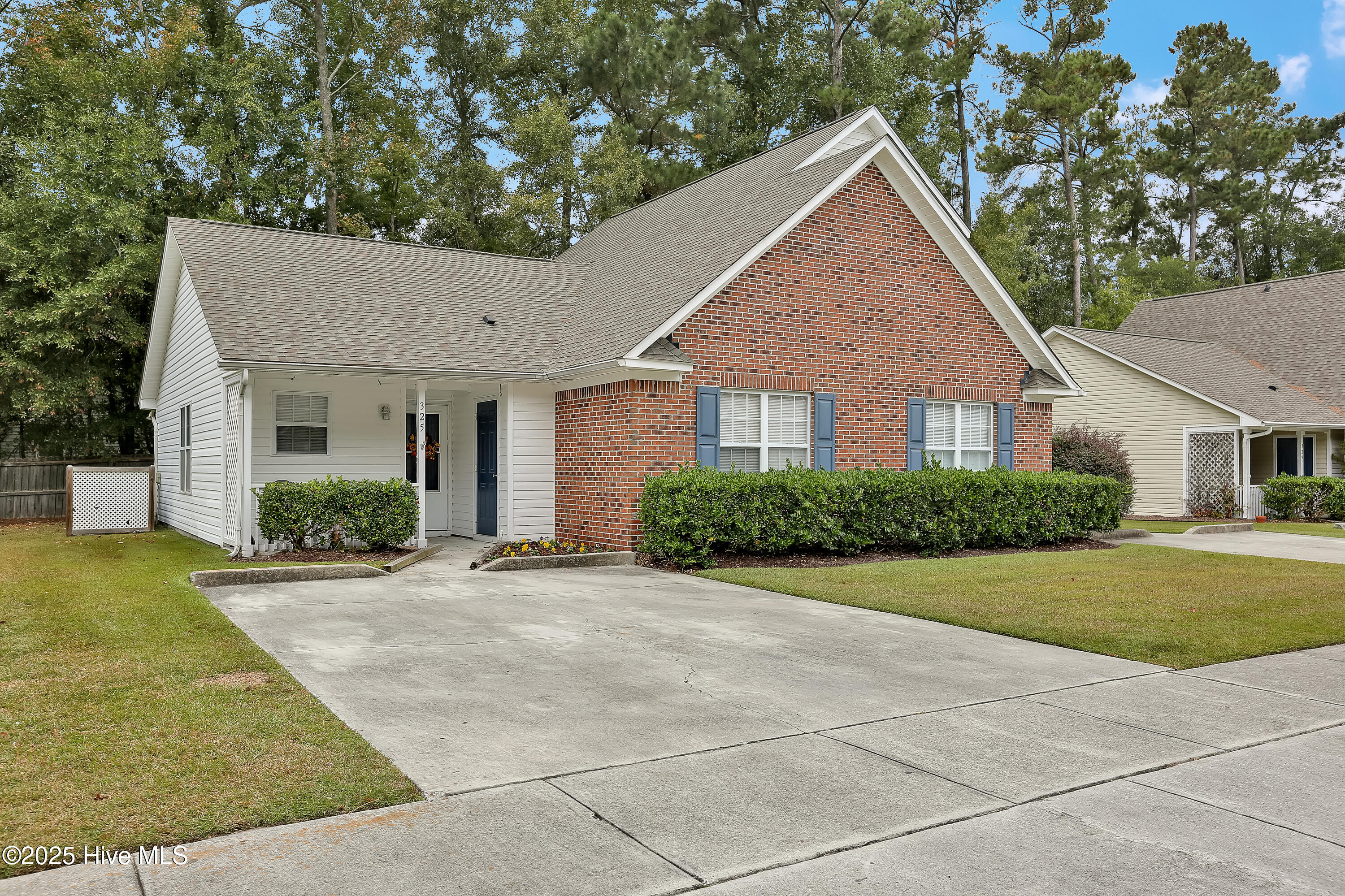 305 Saint Rosea Drive Property Photo 5