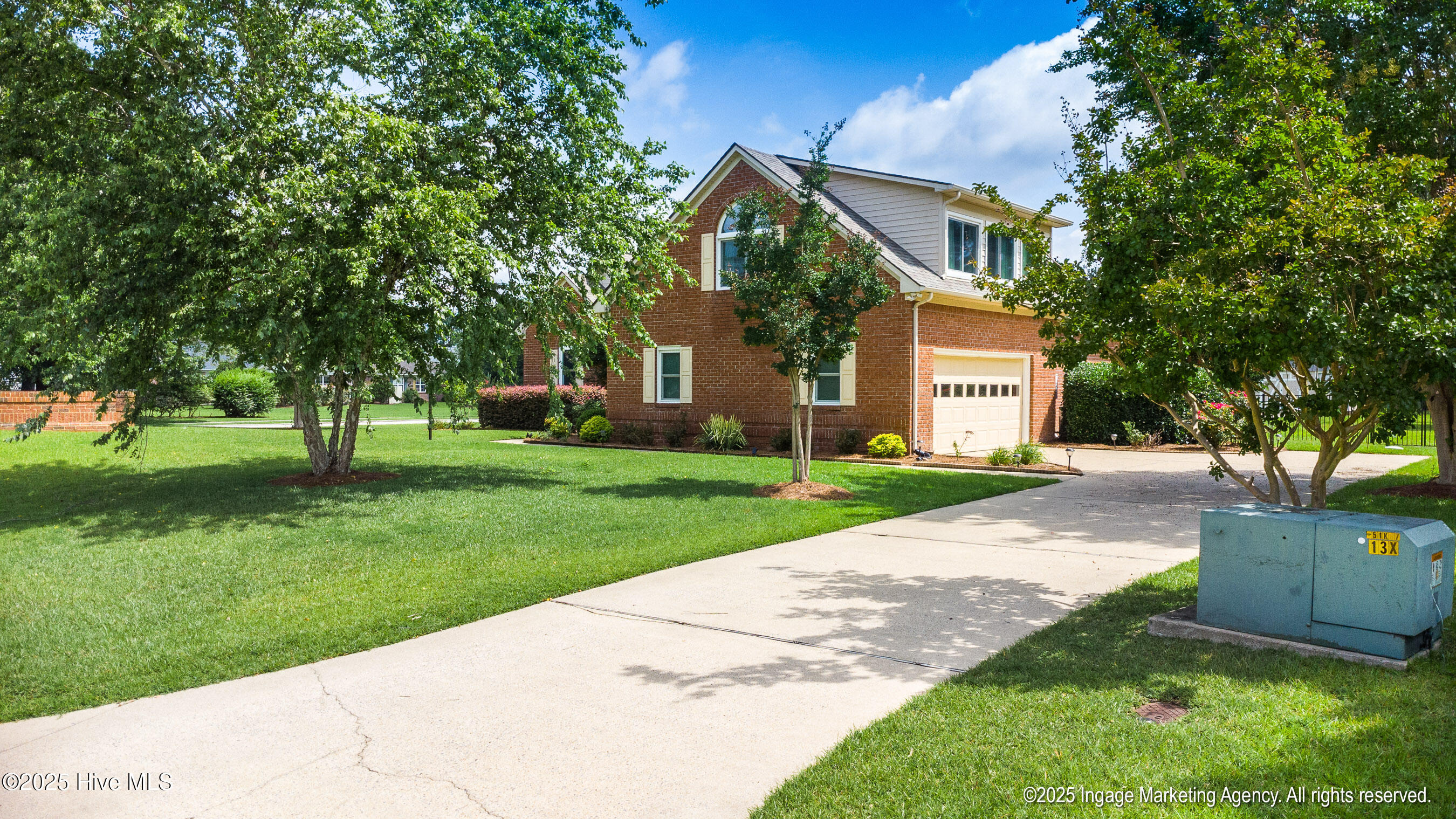 201 Barrington Way Property Photo 6