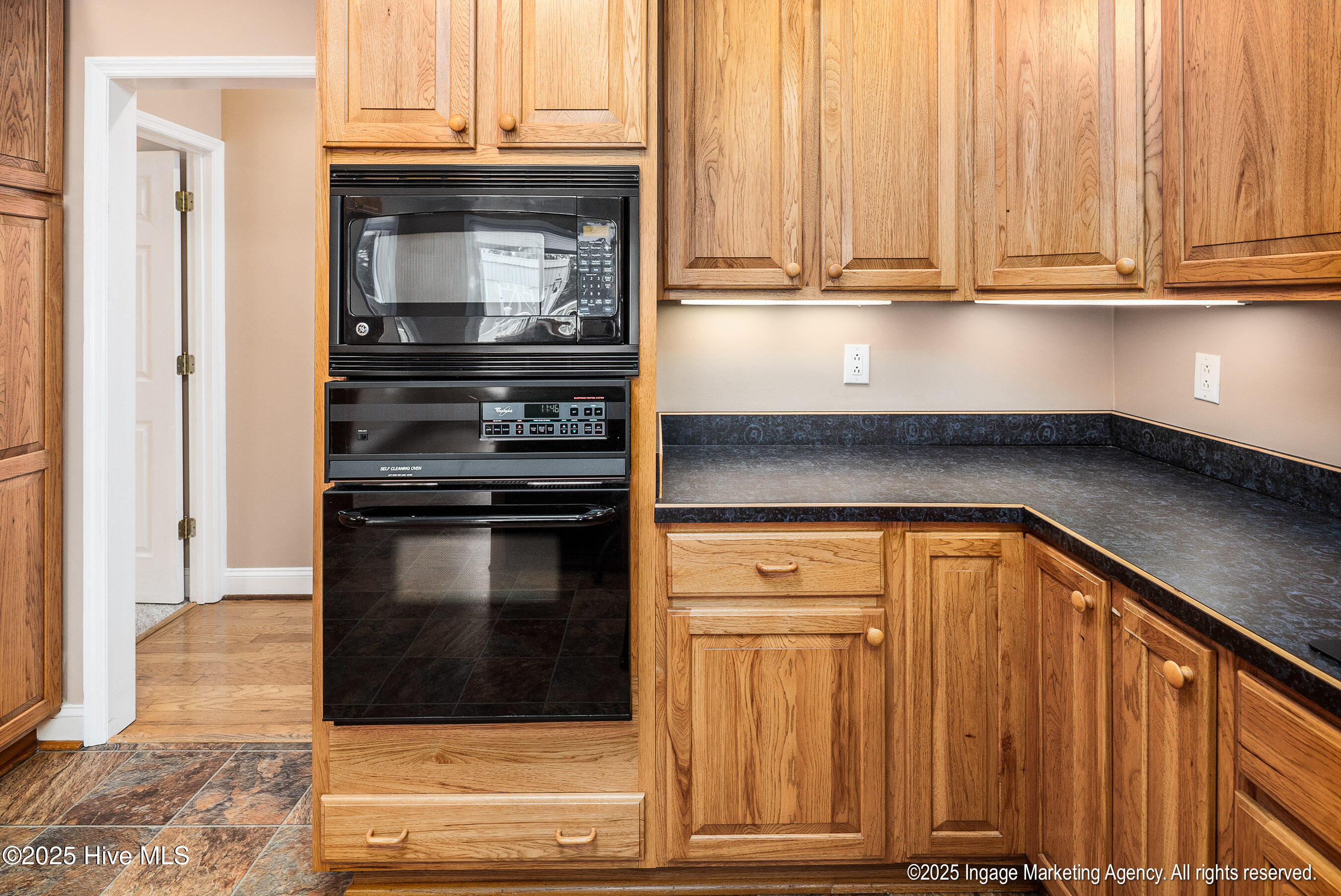 201 Barrington Way Property Photo 27