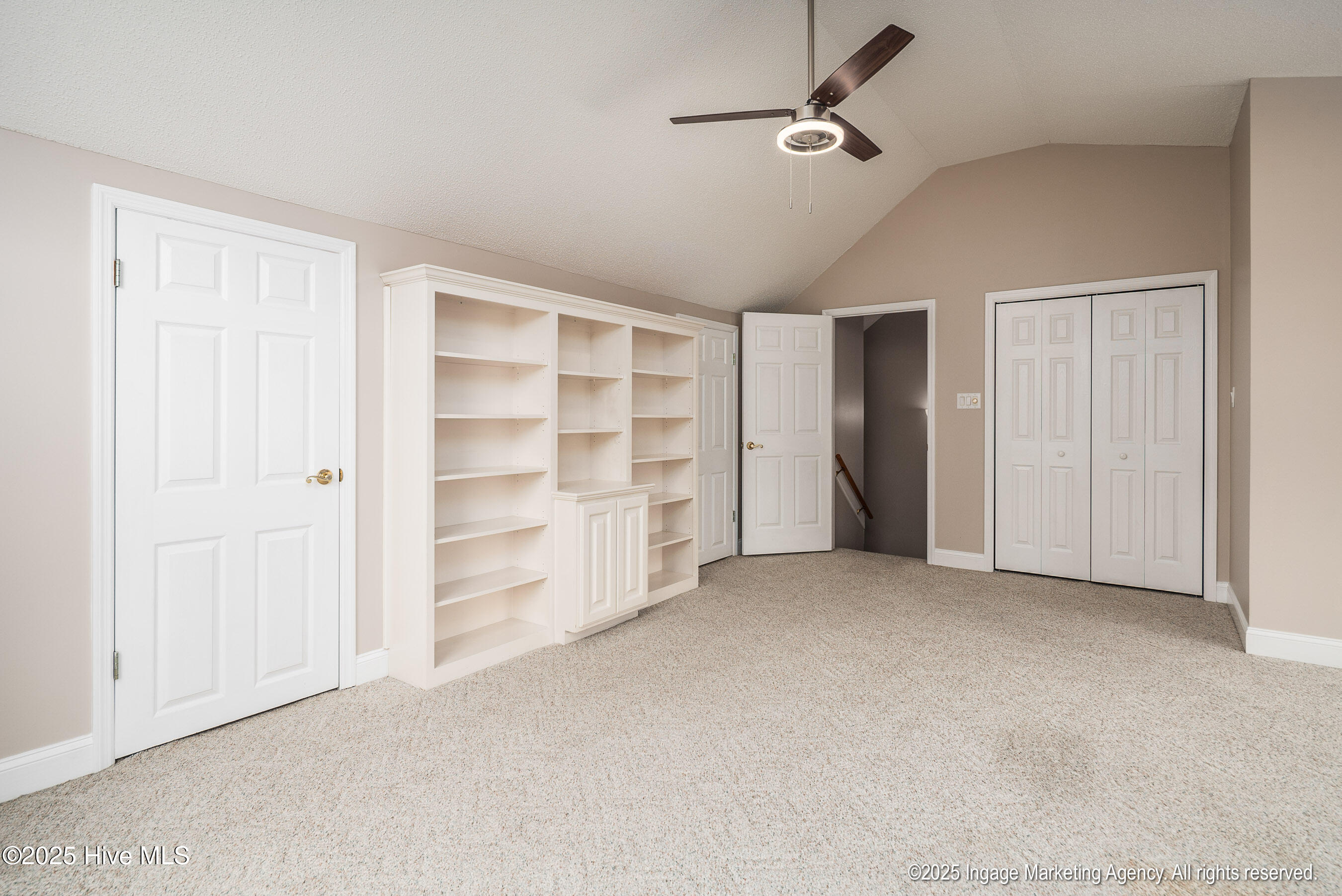 201 Barrington Way Property Photo 40