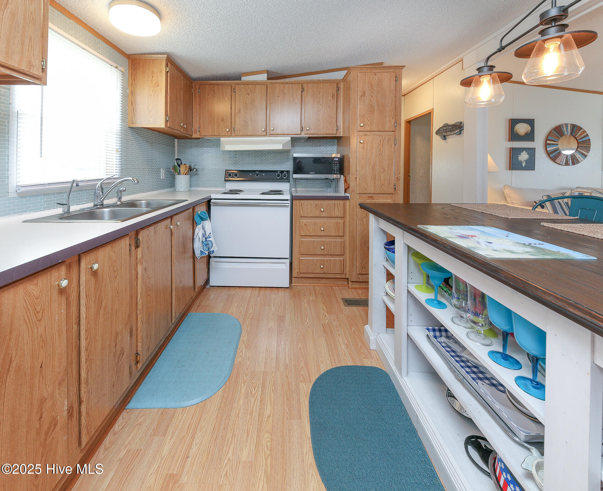 114 Dolphin Court Property Photo 9