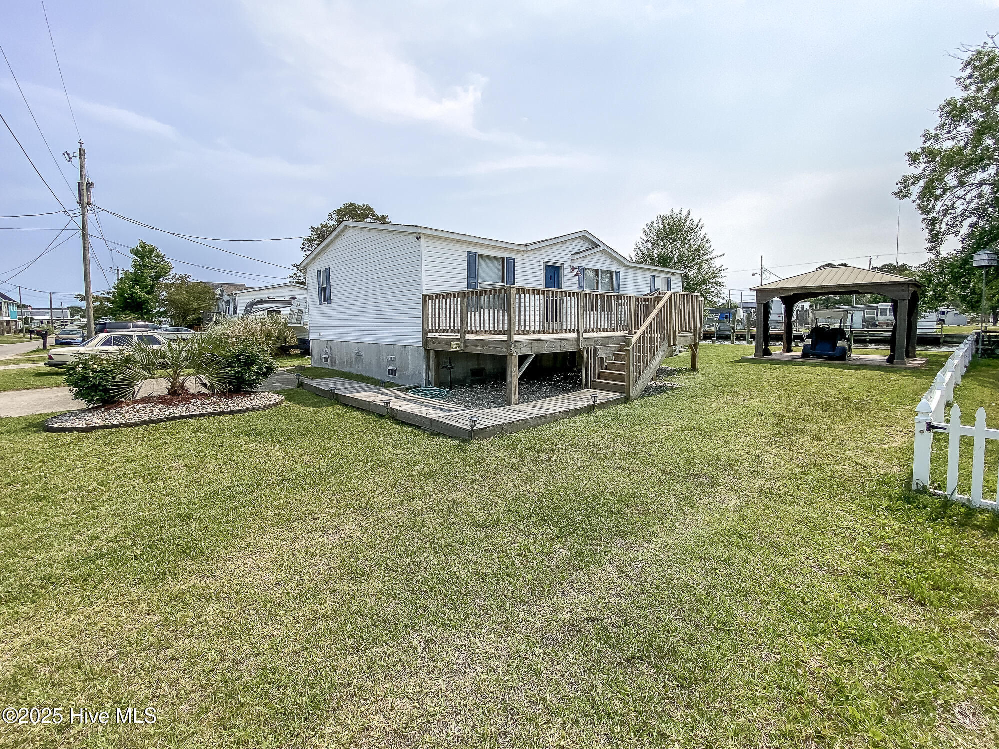 114 Dolphin Court Property Photo 24