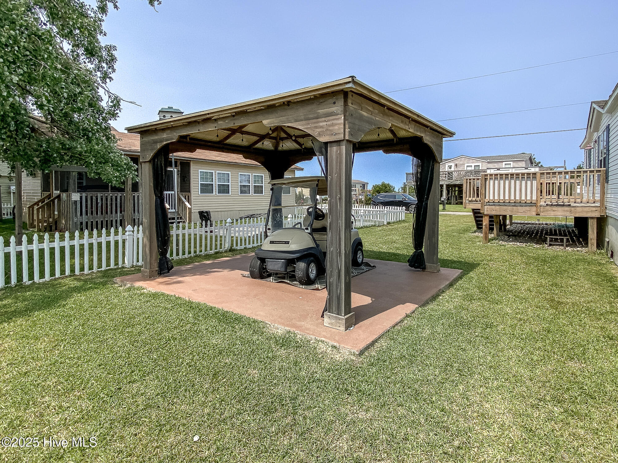 114 Dolphin Court Property Photo 26