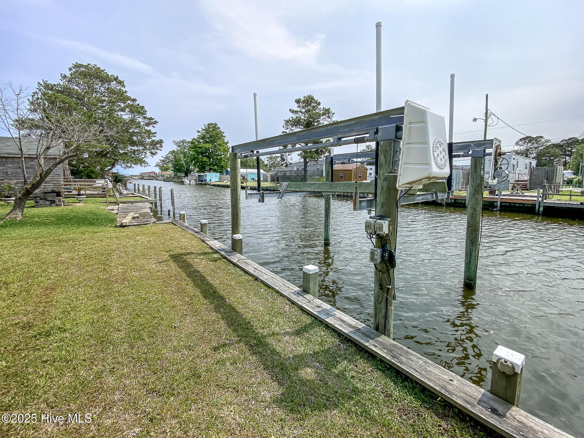 114 Dolphin Court Property Photo 28