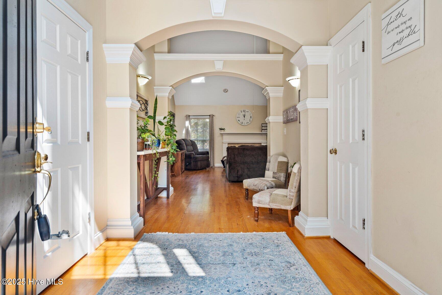 3052 Woods Walk Way Property Photo 5