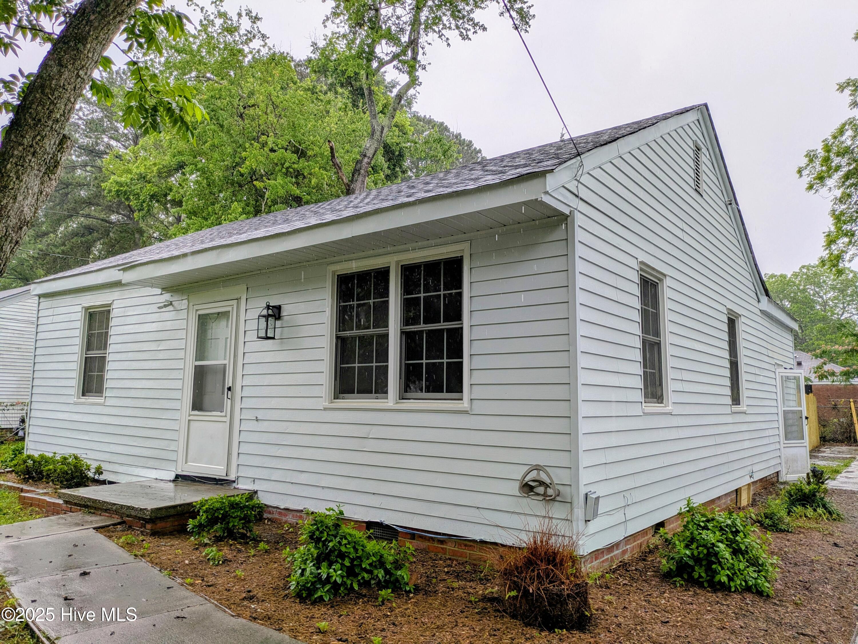 405 Arbor Street Property Photo 1