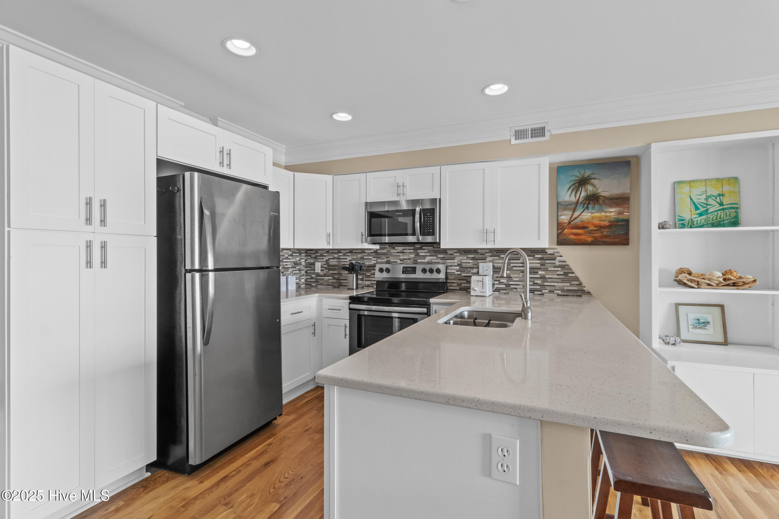 612 N Carolina Beach Avenue 3a Property Photo 7