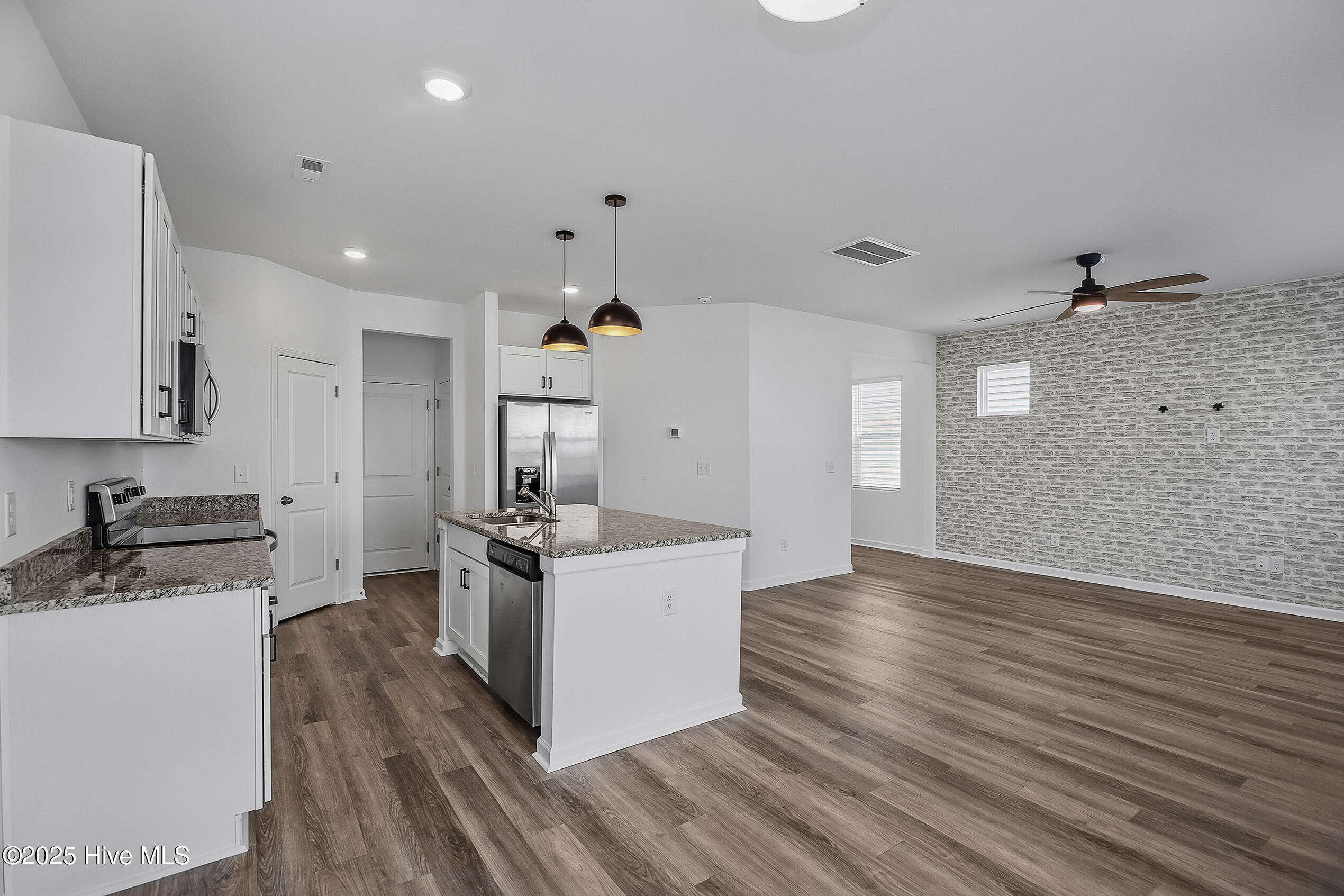 1617 Stanley Street Property Photo 9