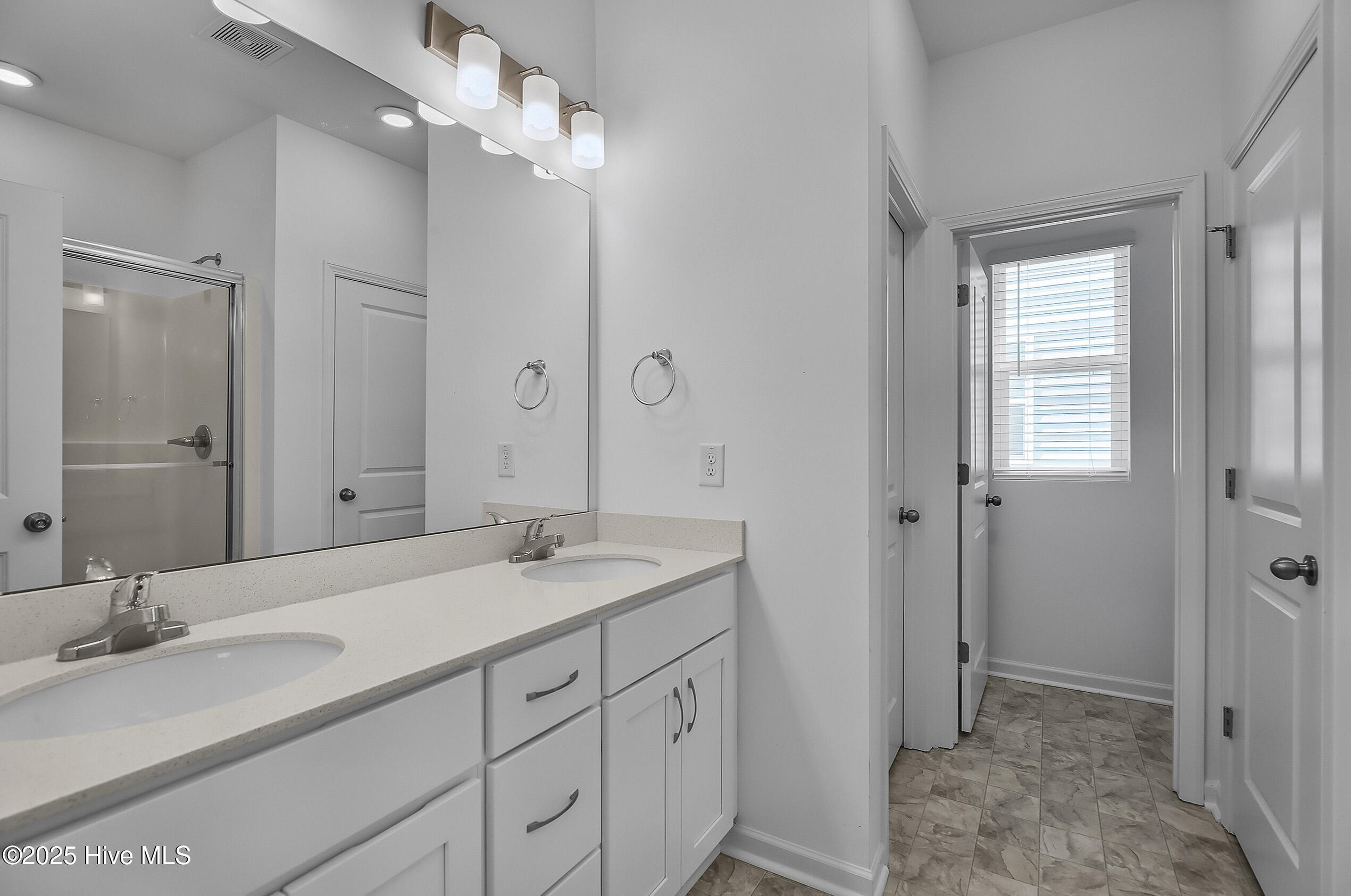 1617 Stanley Street Property Photo 22