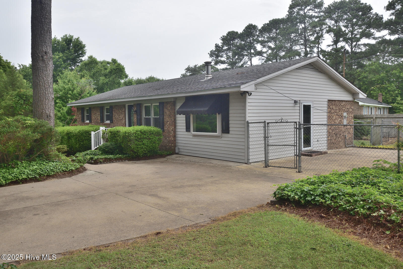 3610 Lambert Lane Property Photo 1