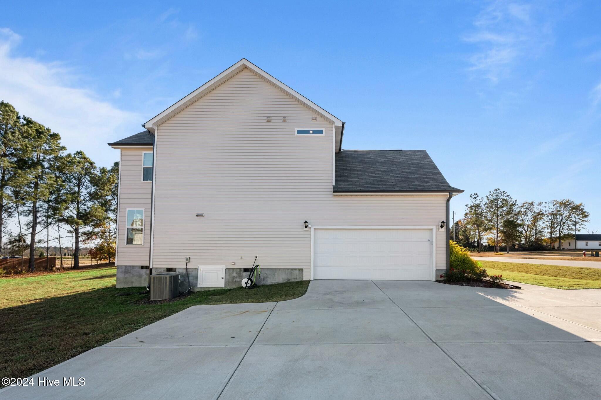 46 Two Belles Court Property Photo 33