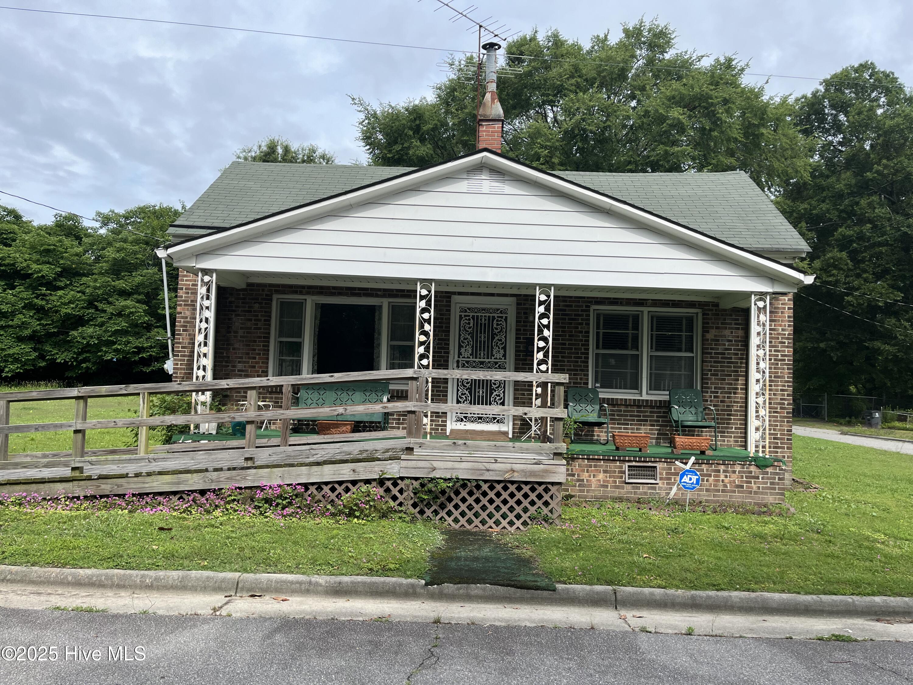 330 Middle Street Property Photo 1
