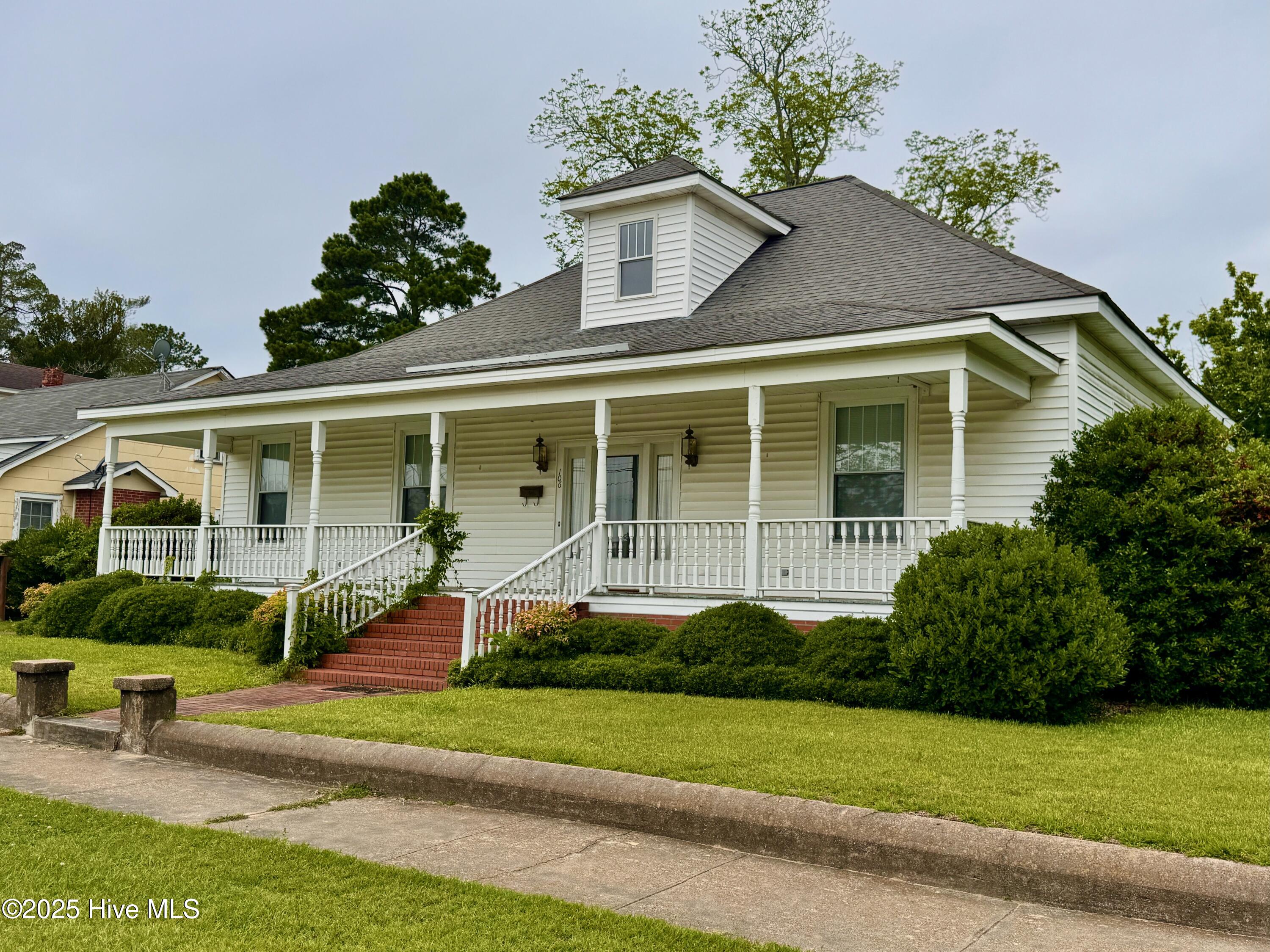 106 E Church Street Property Photo 2