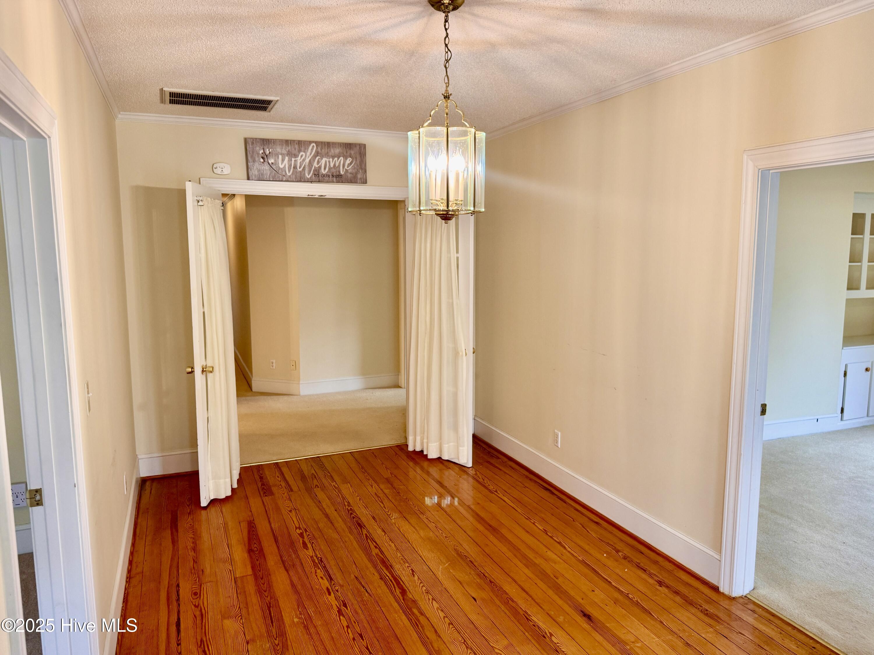 106 E Church Street Property Photo 6