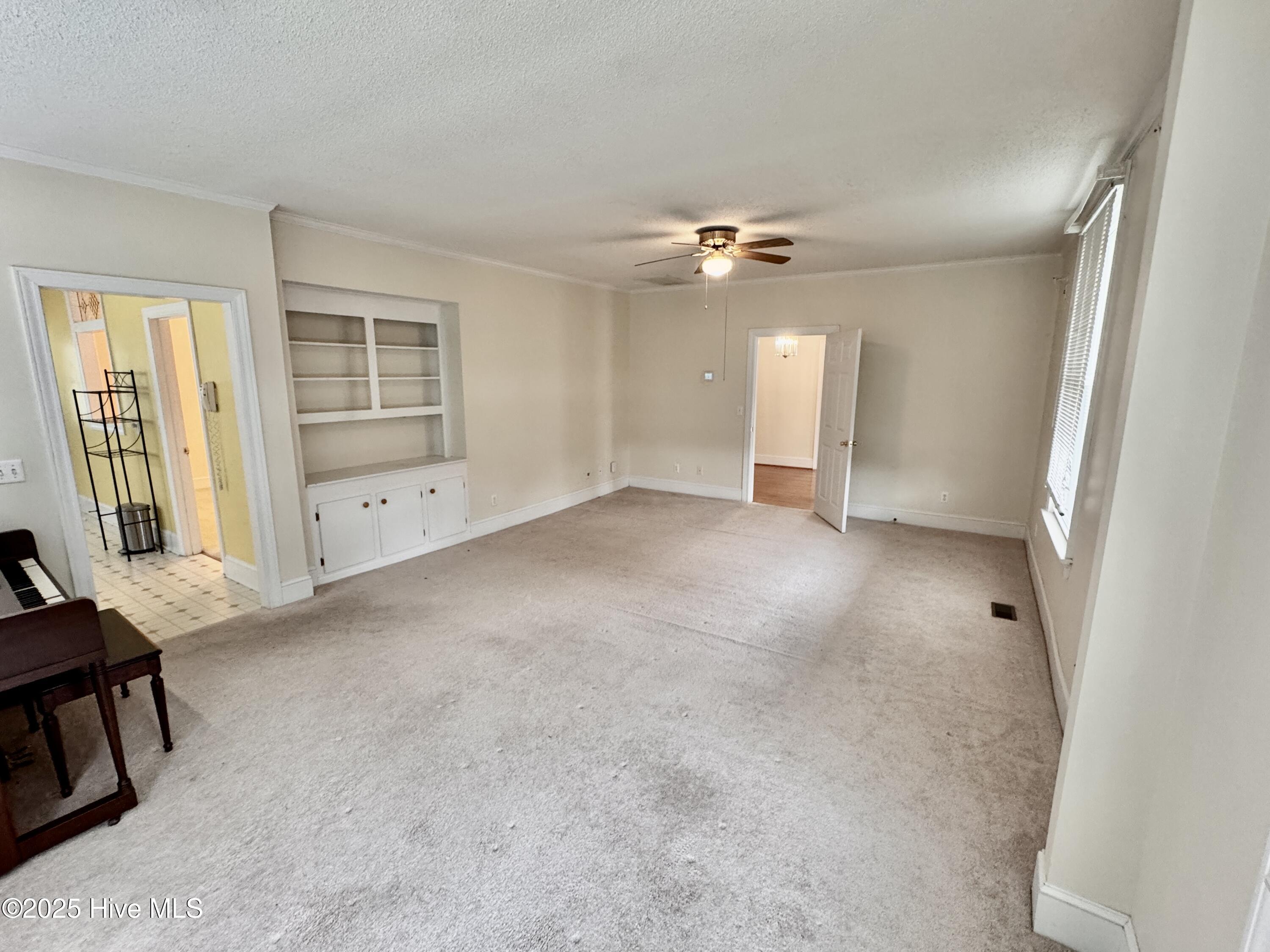 106 E Church Street Property Photo 10